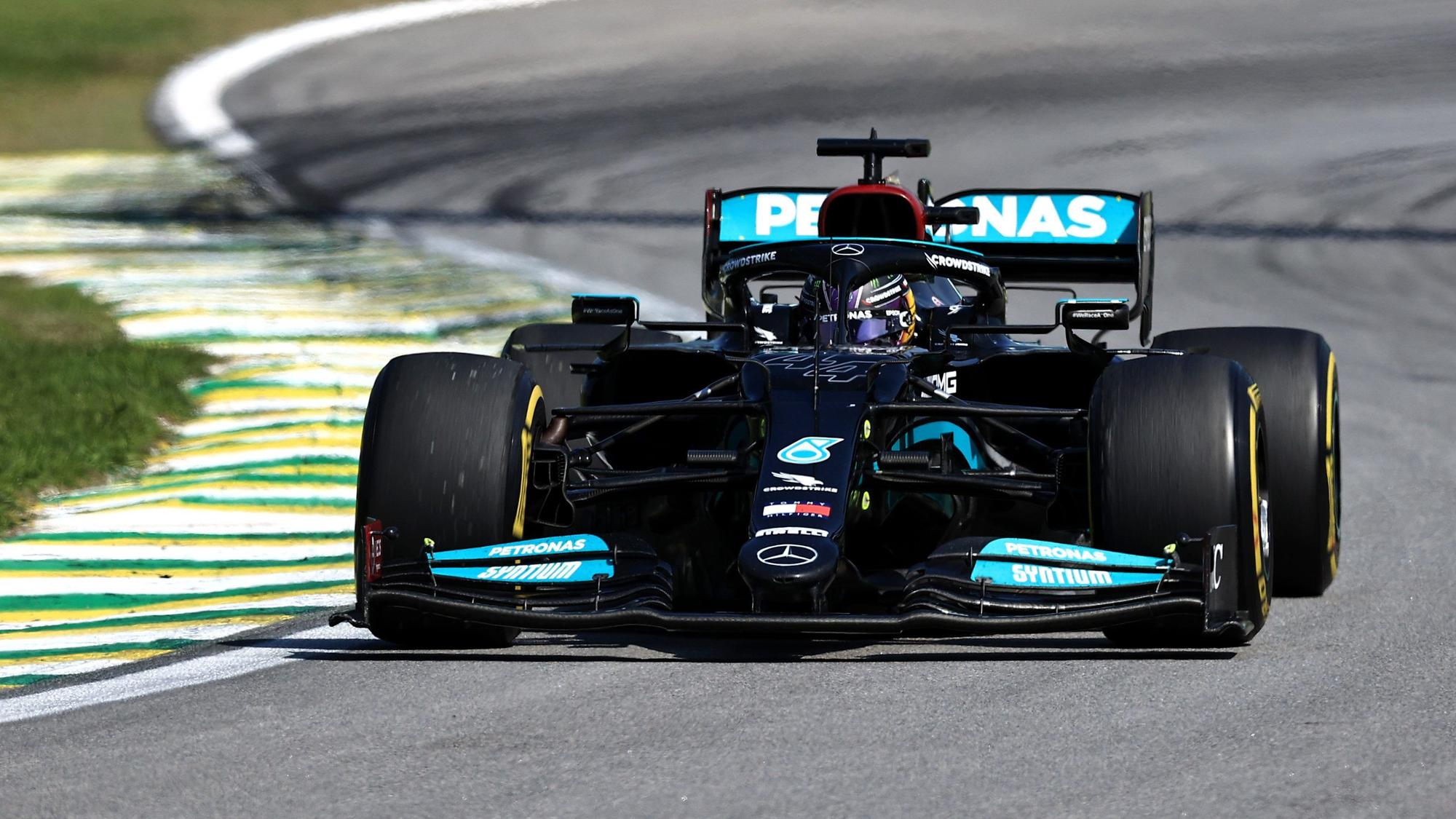 Lewis Hamilton in seinem Mercedes beim Großen Preis von Brasilien