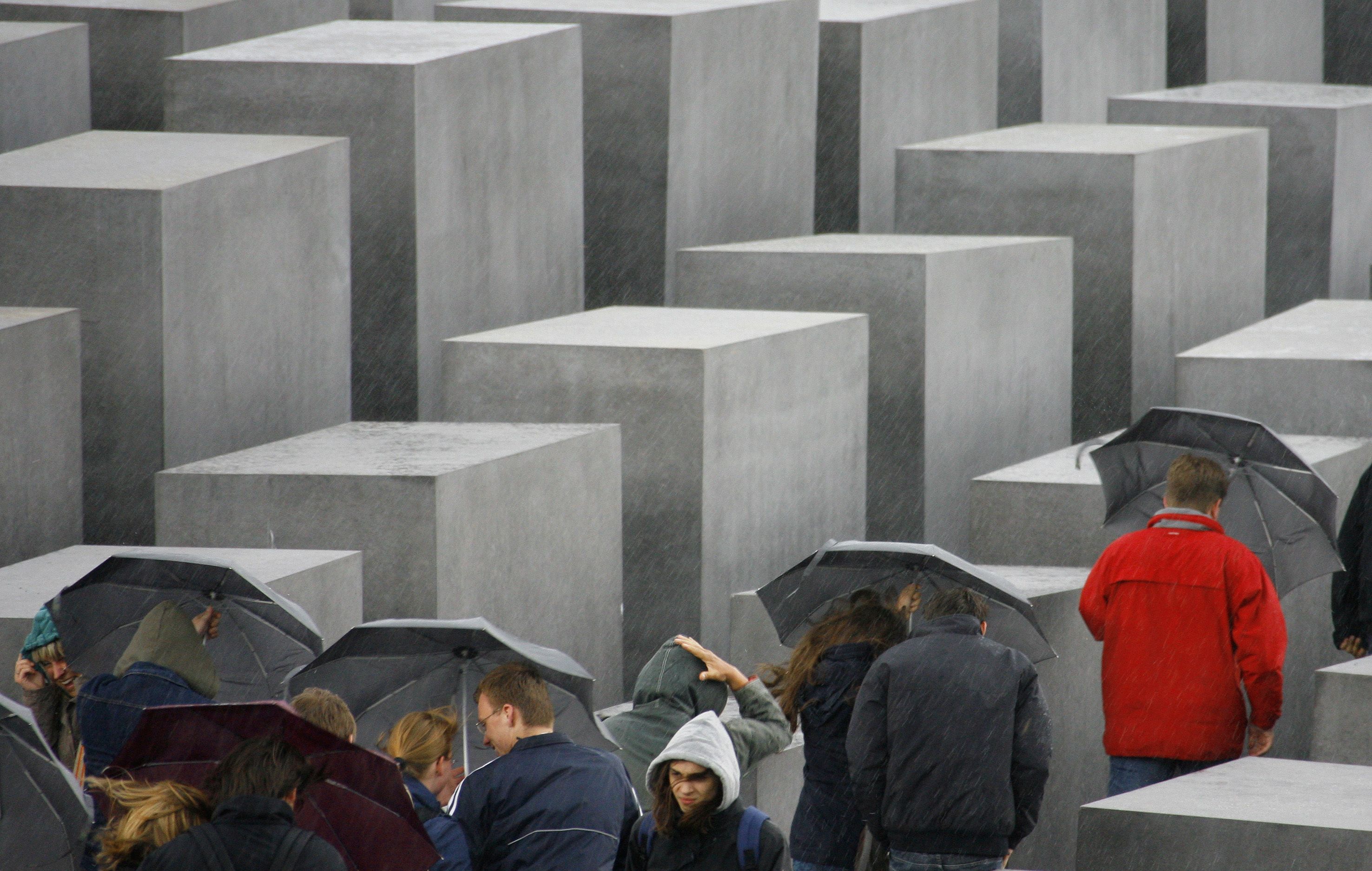 Unfall in Berlin: Am Holocaust-Mahnmal kam es zu einem folgenschweren Unfall. Unser Bild zeigt das Holocaust-Mahnmal im Jahr 2007.