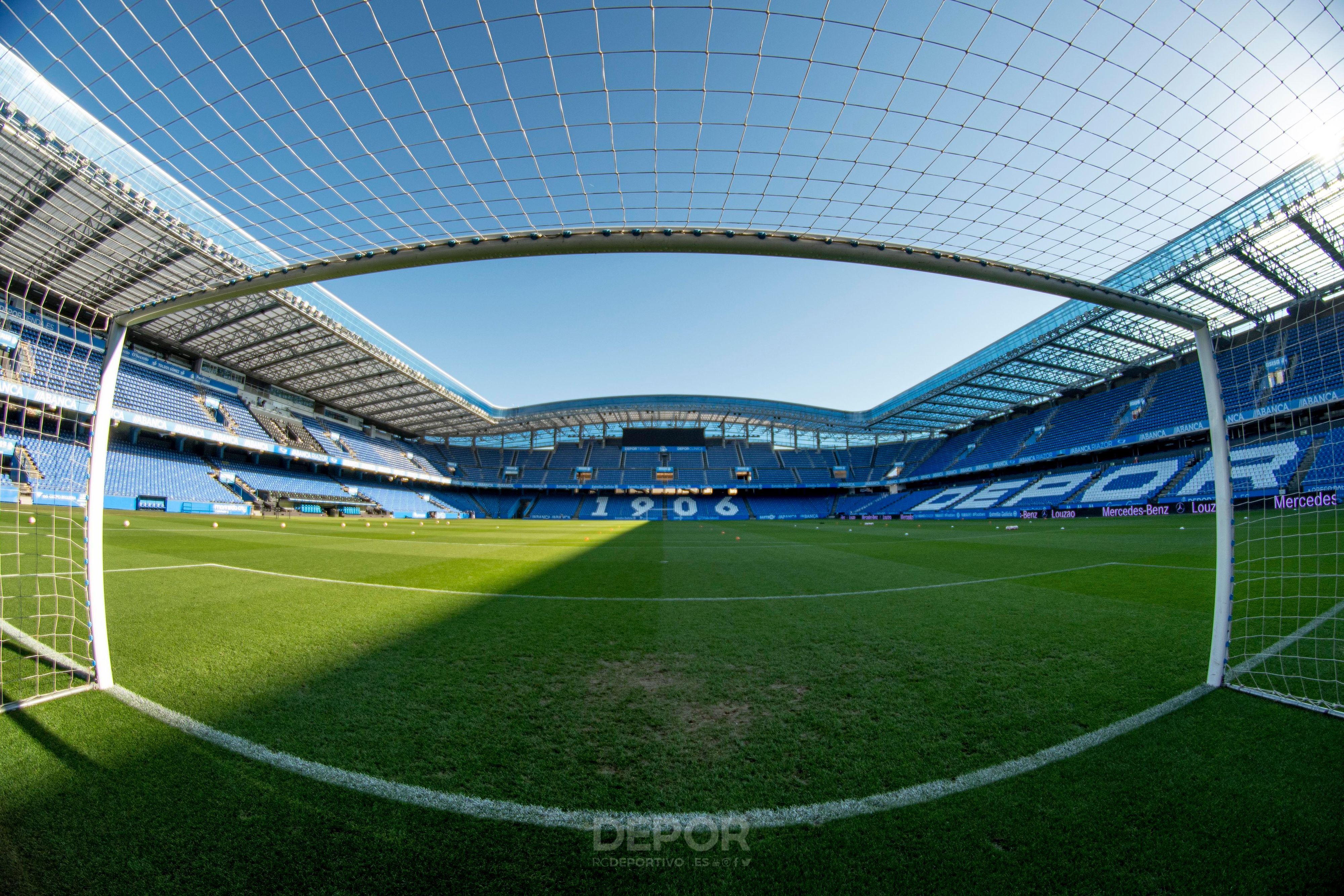 Ein Blick ins leere Riazor-Stadion von Deportivo La Coruña.