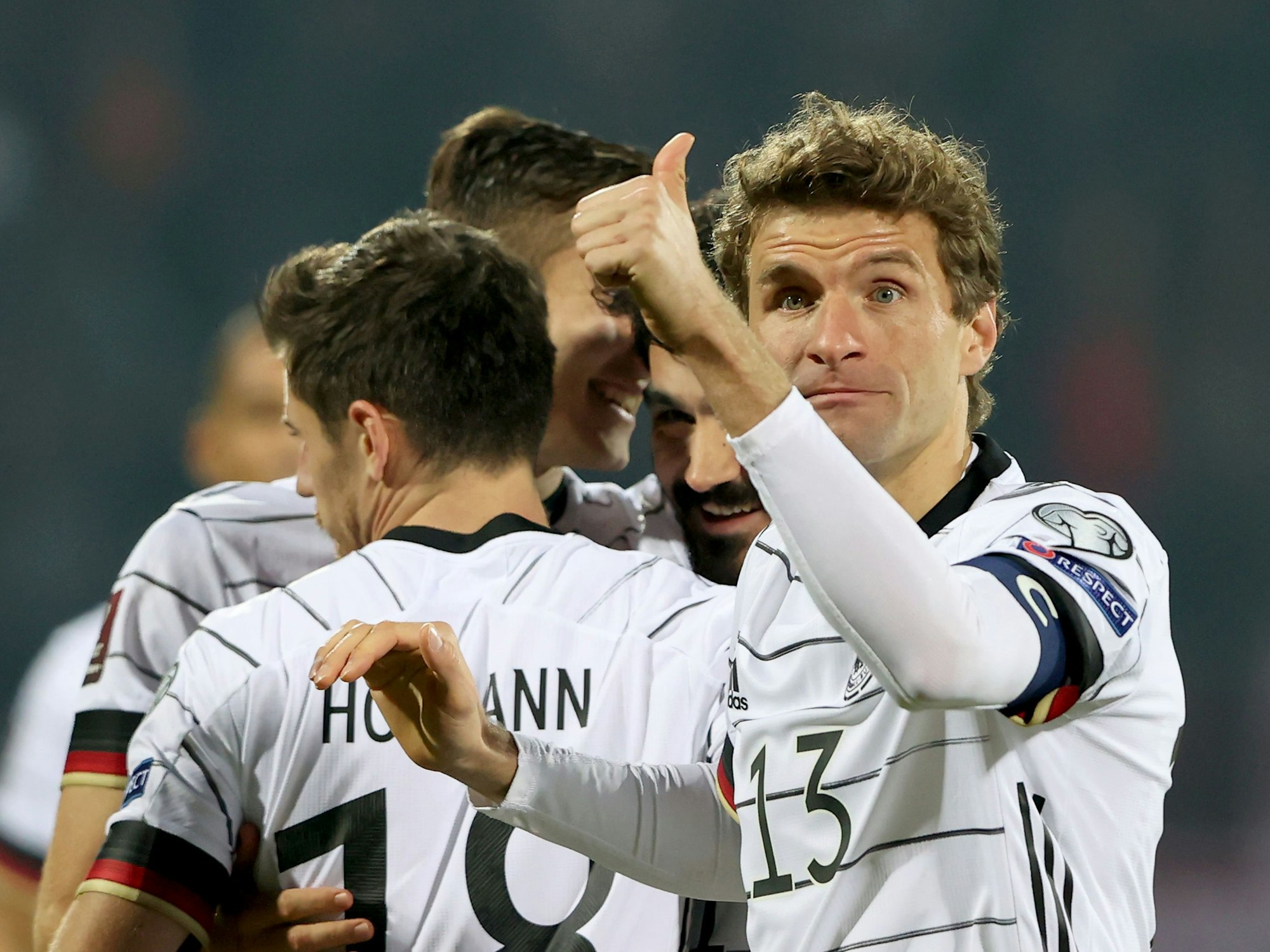 Thomas Müller (Deutschland) bejubelt ein Tor gegen Armenien.