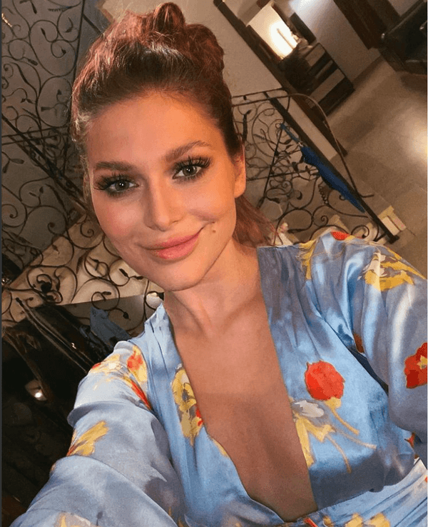 Marie Reim lächelt auf einem Instagram-Foto vom 15. November 2021.