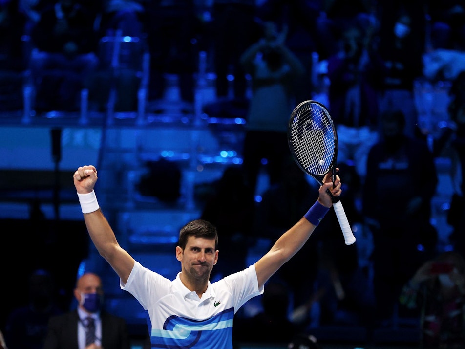 Novak Djokovic (Serbien) feiert seinen Sieg in Turin gegen Casper Ruud.