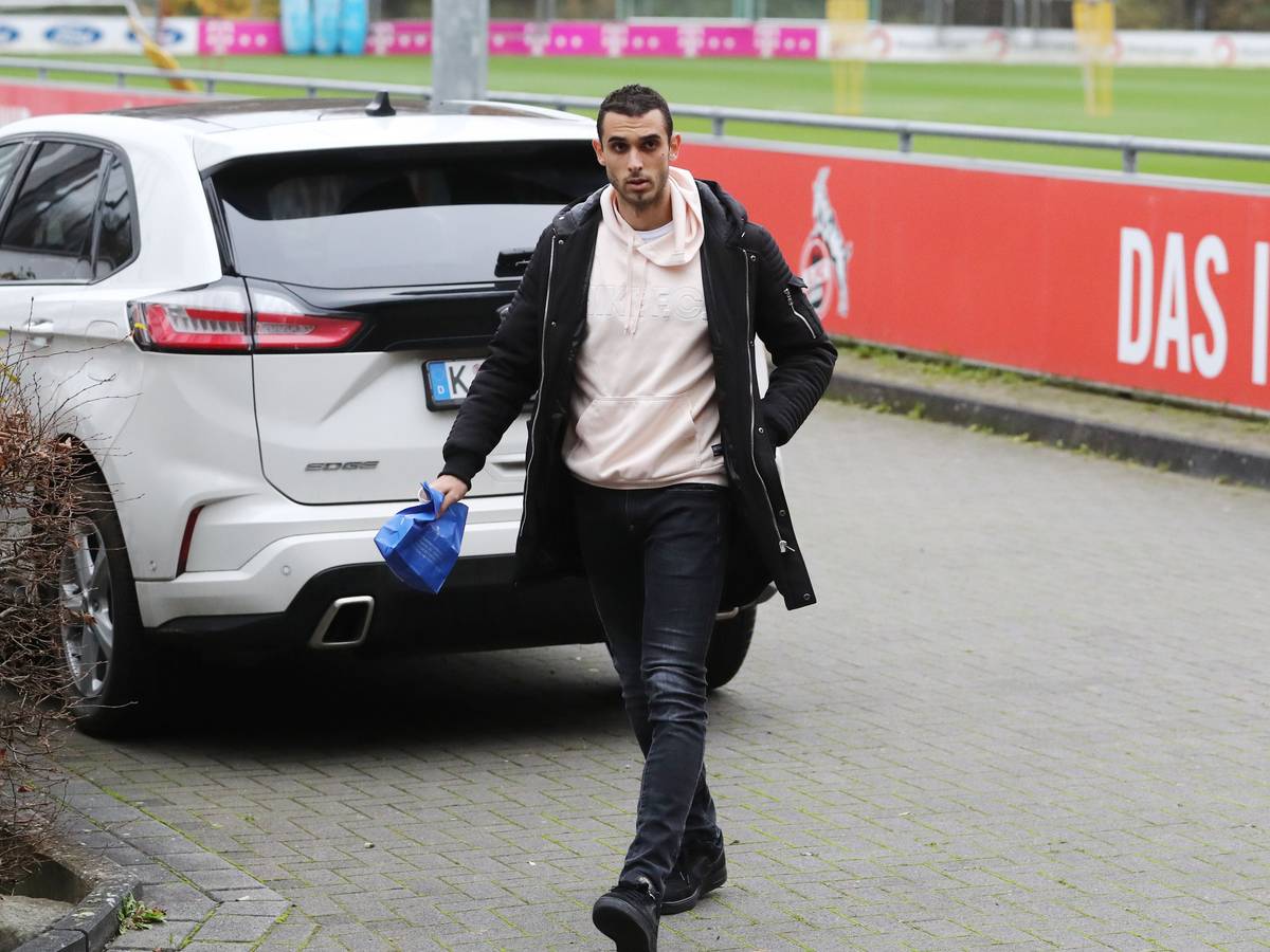 Ellyes Skhiri kommt zum Training ans Geißbockheim.