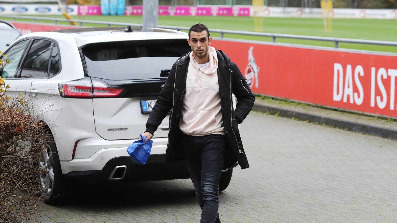 Ellyes Skhiri kommt zum Training ans Geißbockheim.
