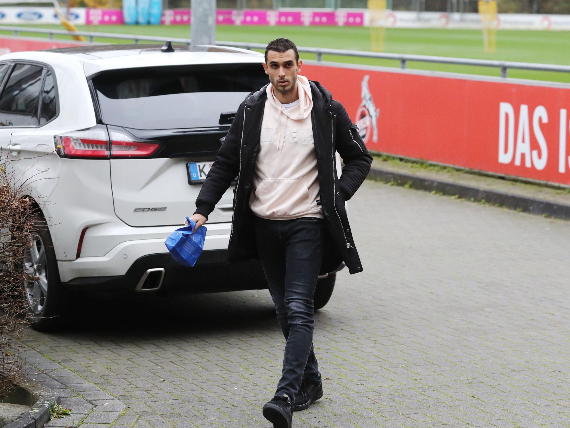 Ellyes Skhiri kommt zum Training ans Geißbockheim.