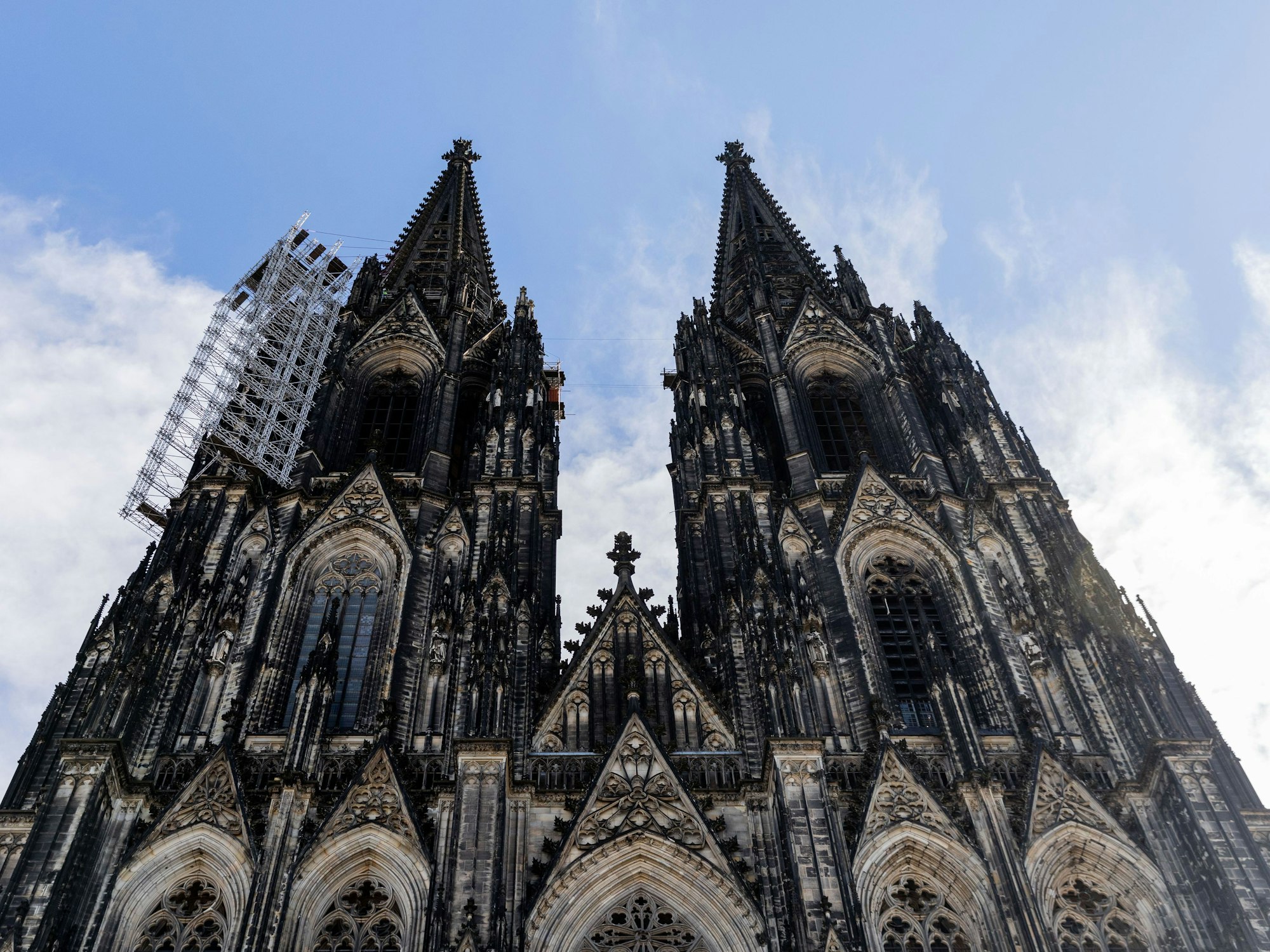 Ein undatiertes Foto des Kölner Doms – am 1. April fand hier ein besonderes Chor-Konzert statt.