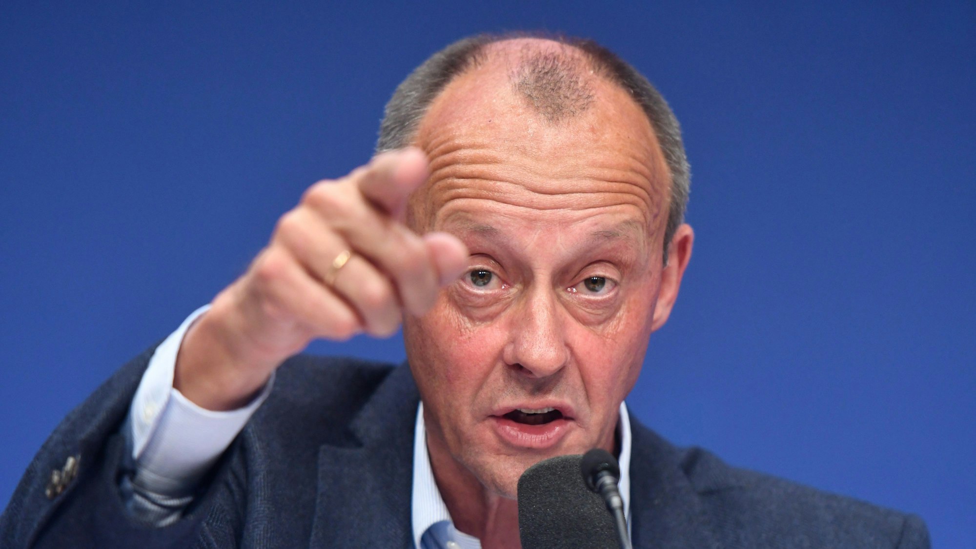 Friedrich Merz, früherer CDU/CSU-Fraktionsvorsitzender im Bundestag, hält am 15. Oktober eine Rede zum Auftakt des Deutschlandtages der Jungen Union. Er bewirbt sich um den Vorsitz der Partei.