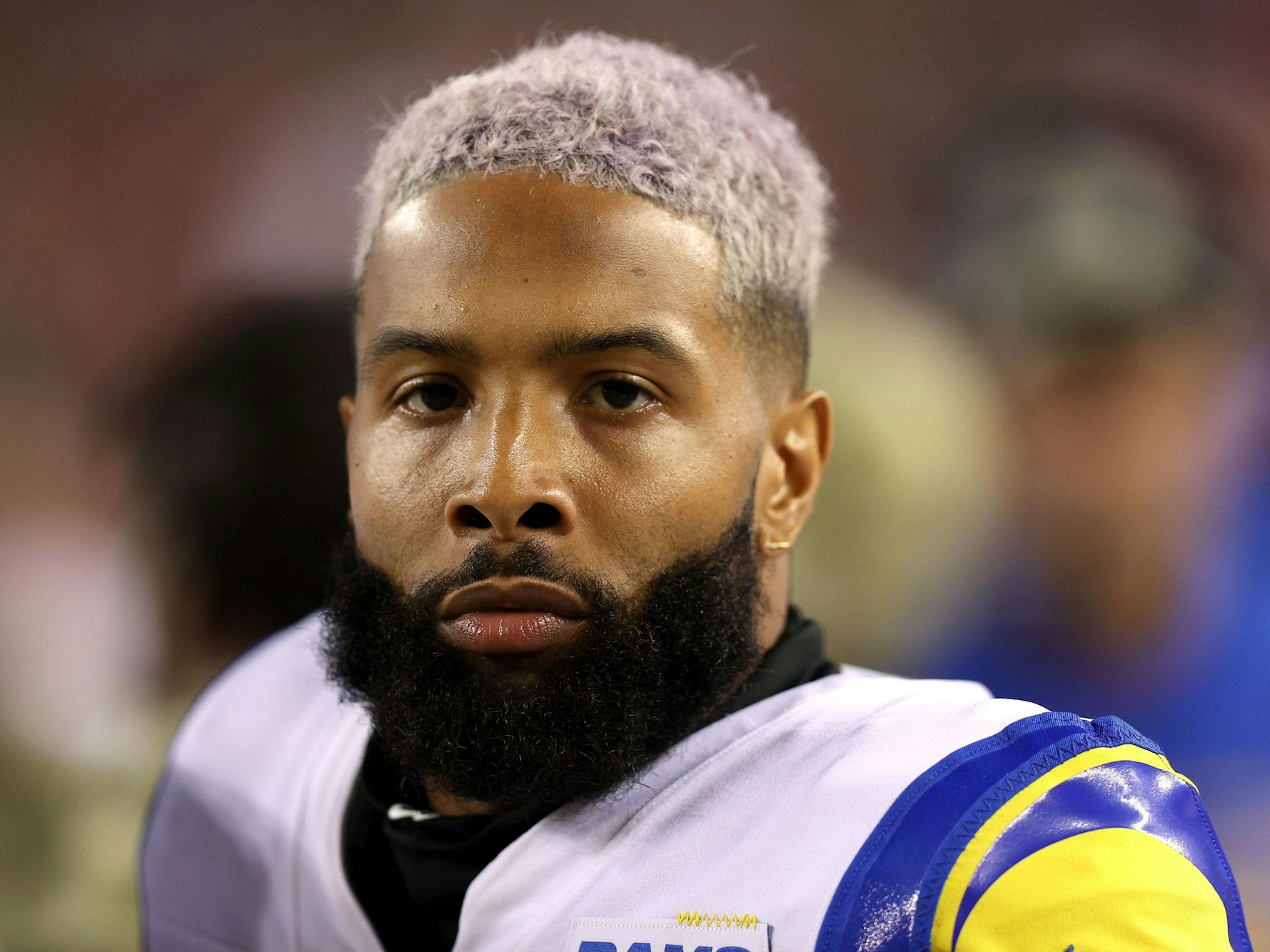 Odell Beckham Jr. schaut in Richtung Kamera.