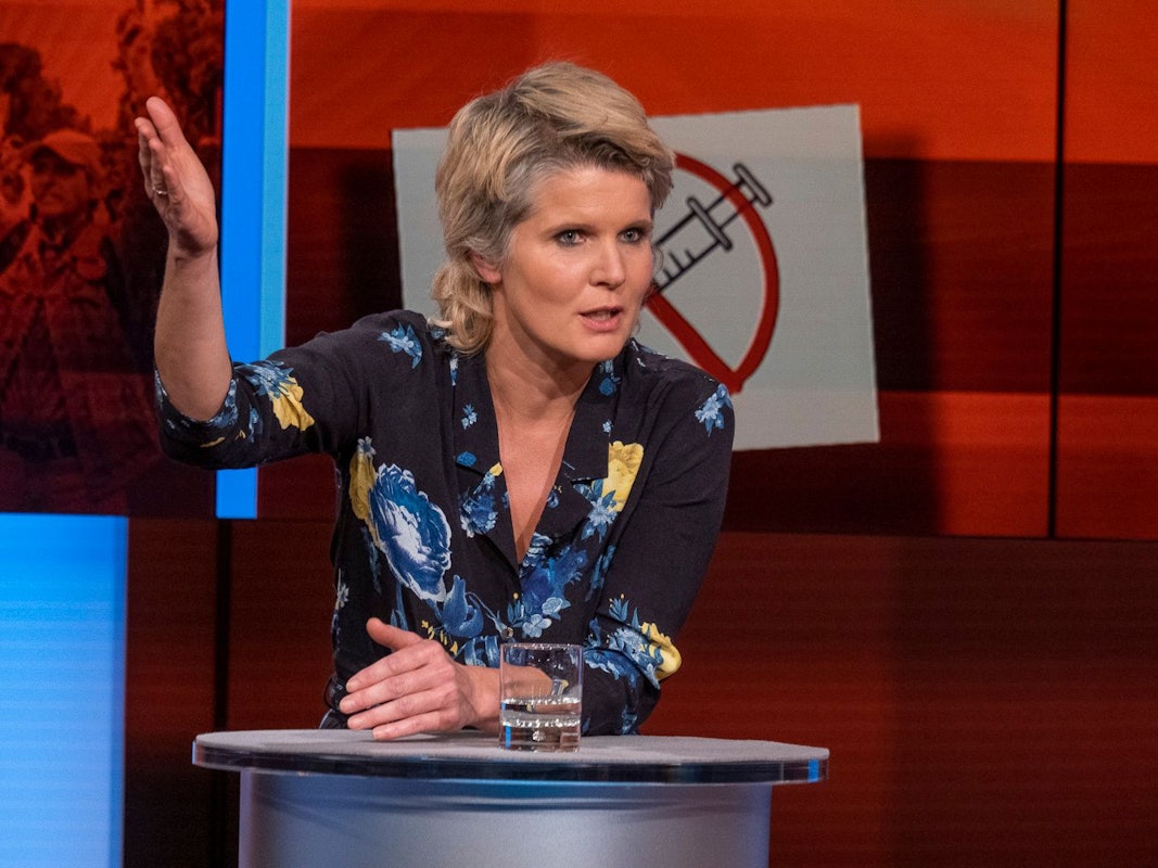 Svenja Flaßpöhler (Philosophin, Chefredakteurin "Philosophie Magazin") bei Hart aber fair am 15.11.2021.