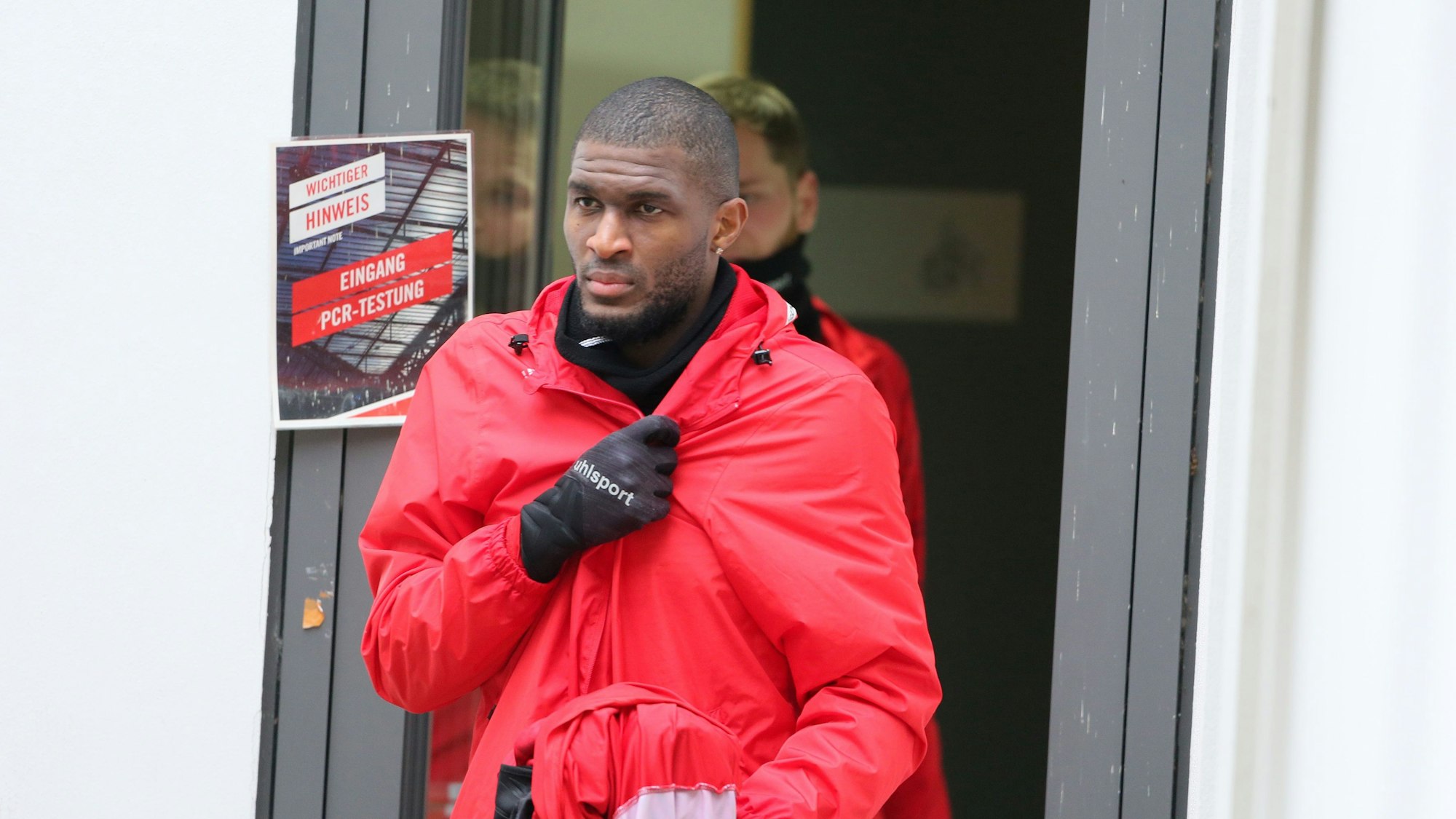 Anthony Modeste kommt von der Grippe-Impfung beim 1. FC Köln.