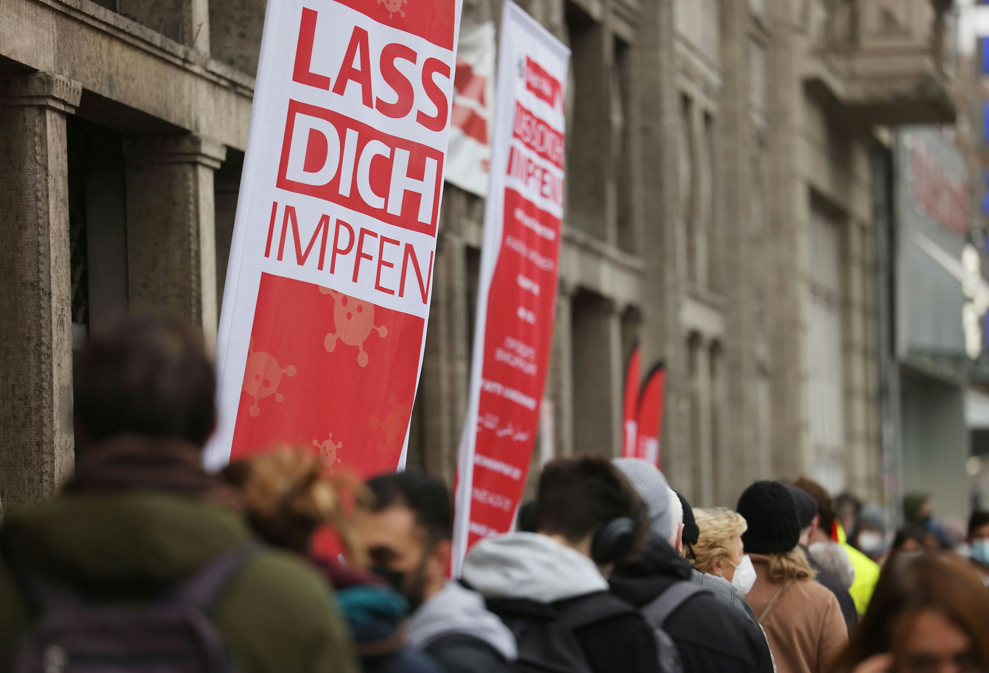 Das Gesundheitsamt in Köln (hier ein Foto vom 15. November 2021). Aktuell ist dort der Strom ausgefallen.