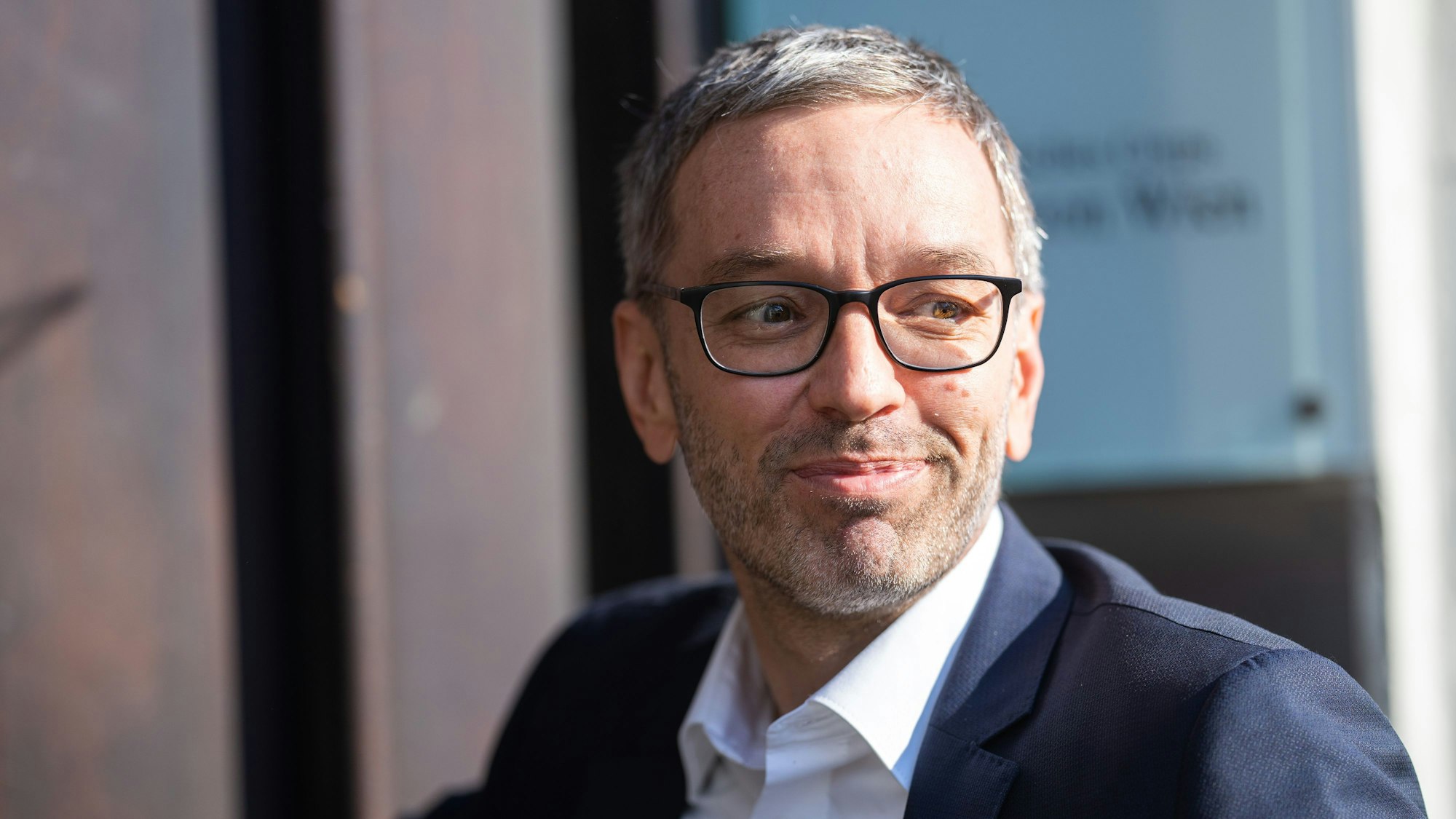 Herbert Kickl, Fraktionsvorsitzender der FPÖ (hier im Juni 2021) ist an Corona erkrankt. Er lehnte die Corona-Maßnahmen der Regierung ab.