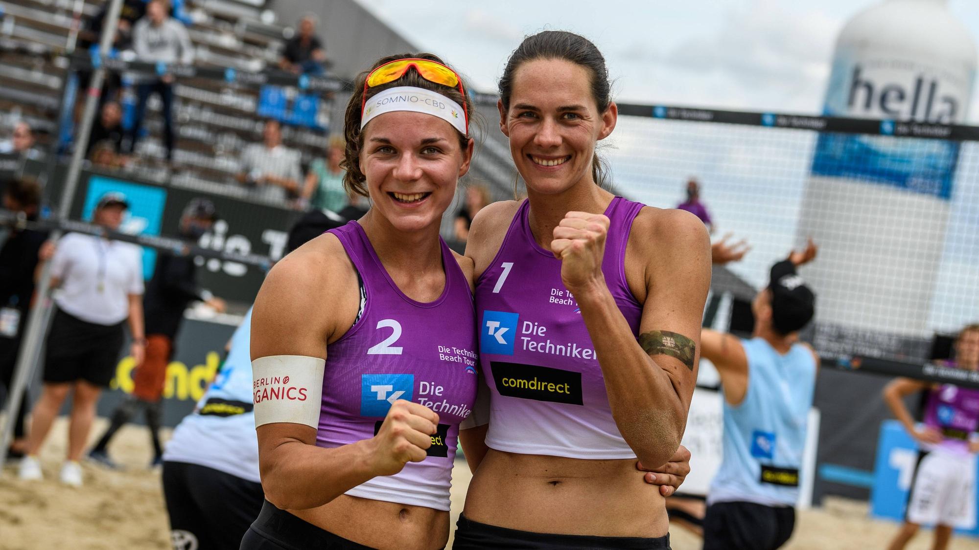 Kira Walkenhorst und Anna-Lena Grüne lächeln in die Kamera