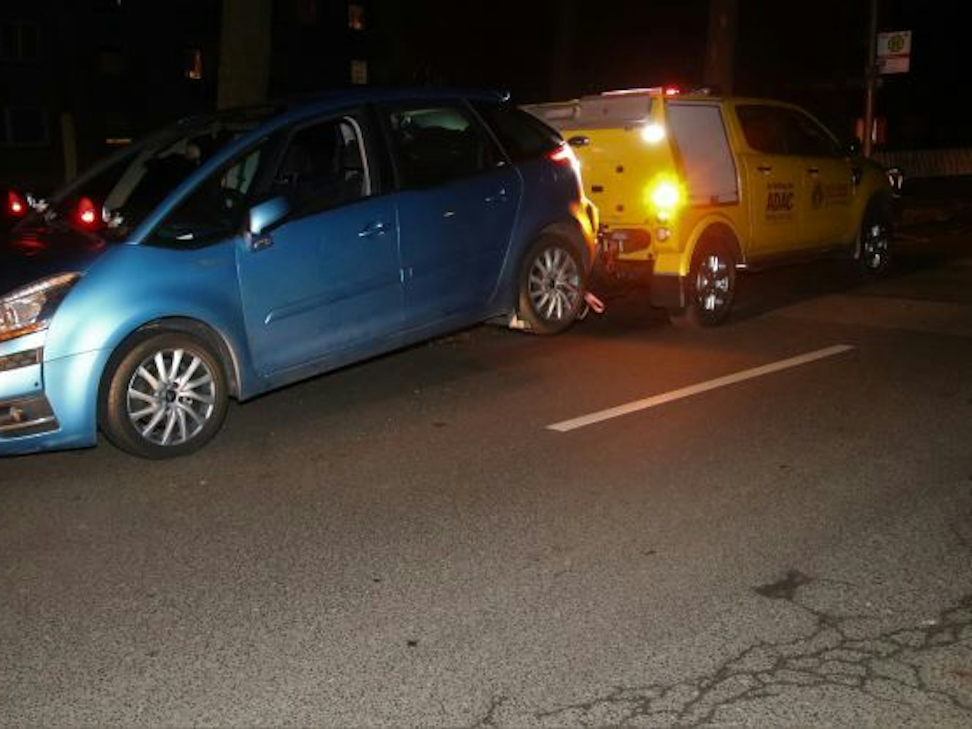 Ein Auto wird abgeschleppt