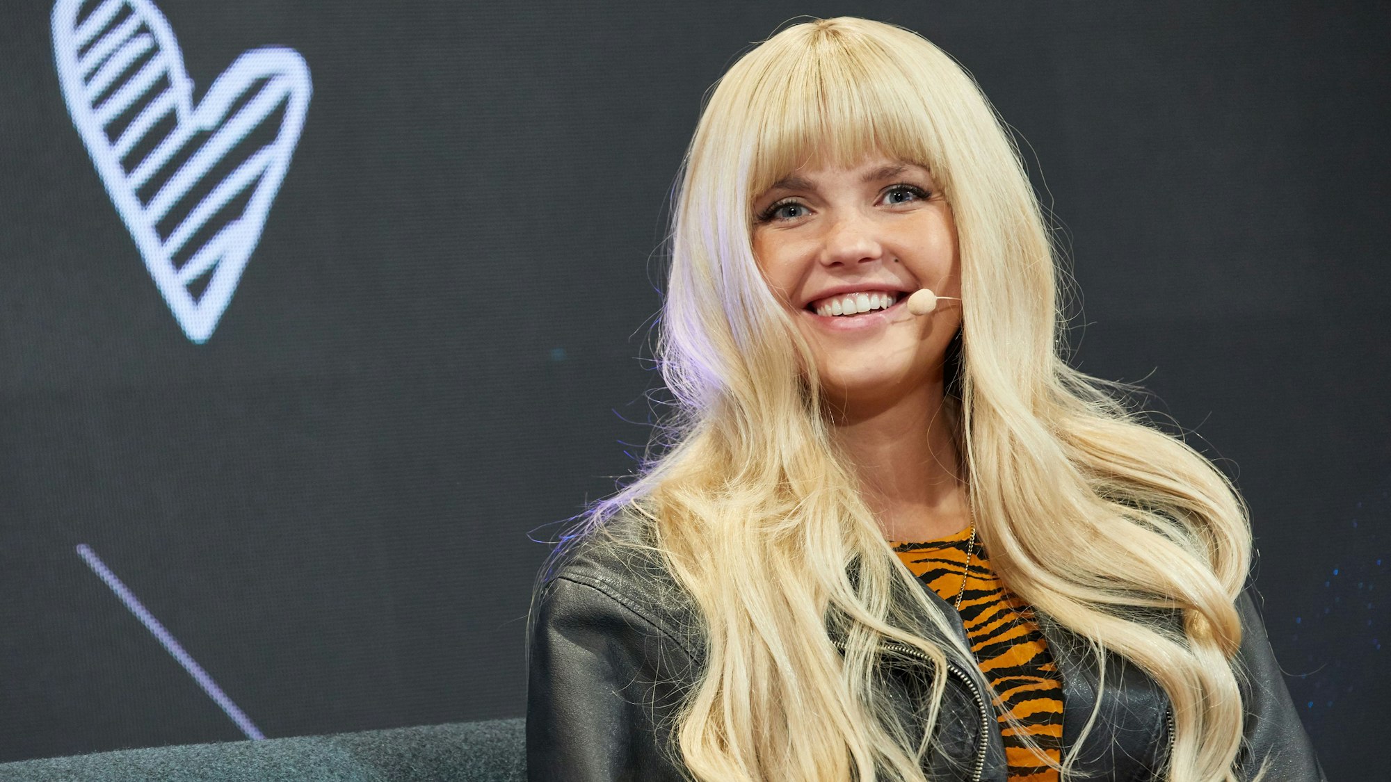 Bonnie Strange, Influencerin, spricht auf der Marketing-Fachmesse „Online Marketing Rockstars“ (OMR) in den Messehallen.