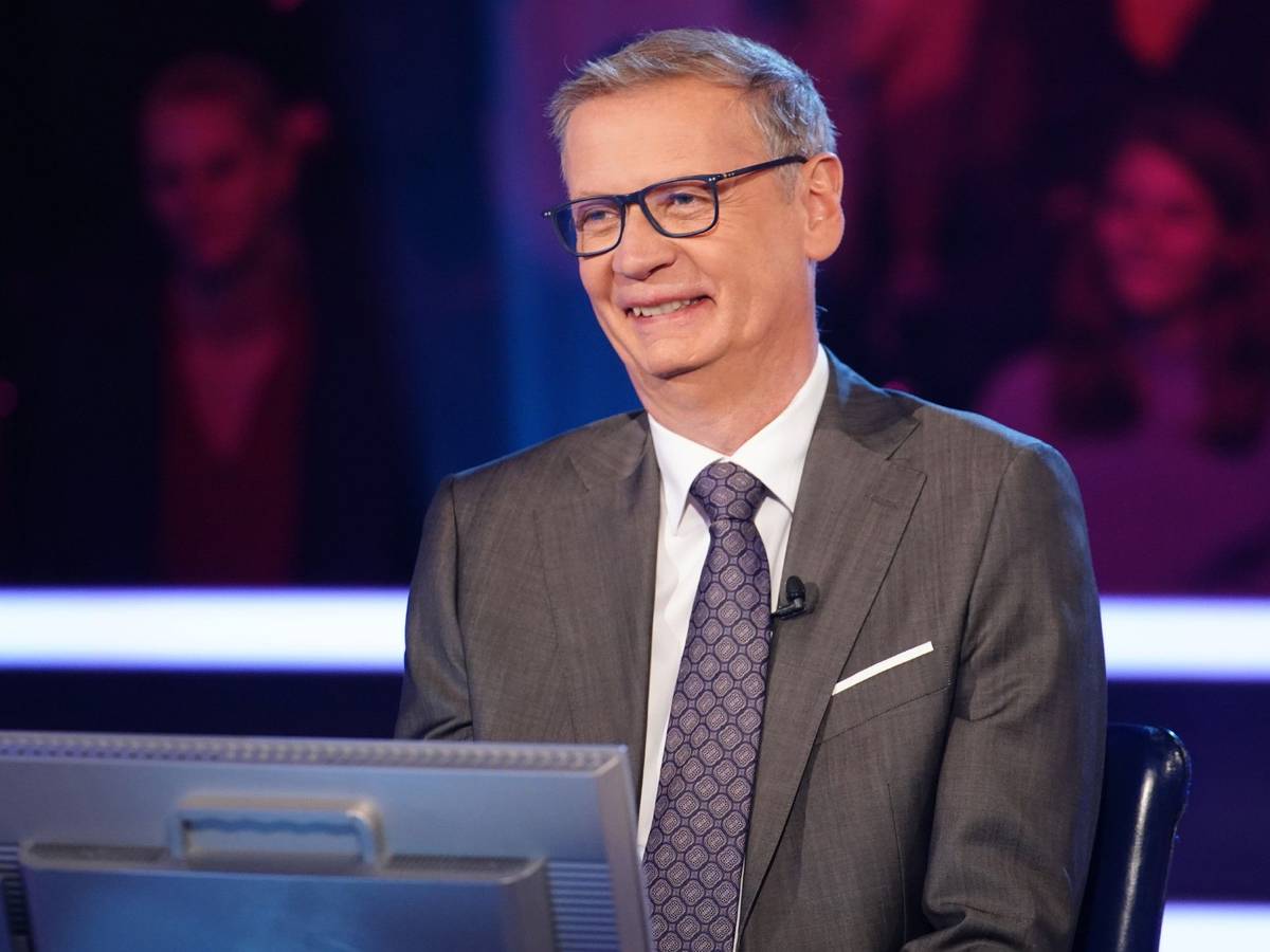 Günther Jauch leistete sich beim Promi-Special von „Wer wird Millionär?“ am Donnerstag (18. November) einen richtig peinlichen Versprecher kurz vor der Werbepause.