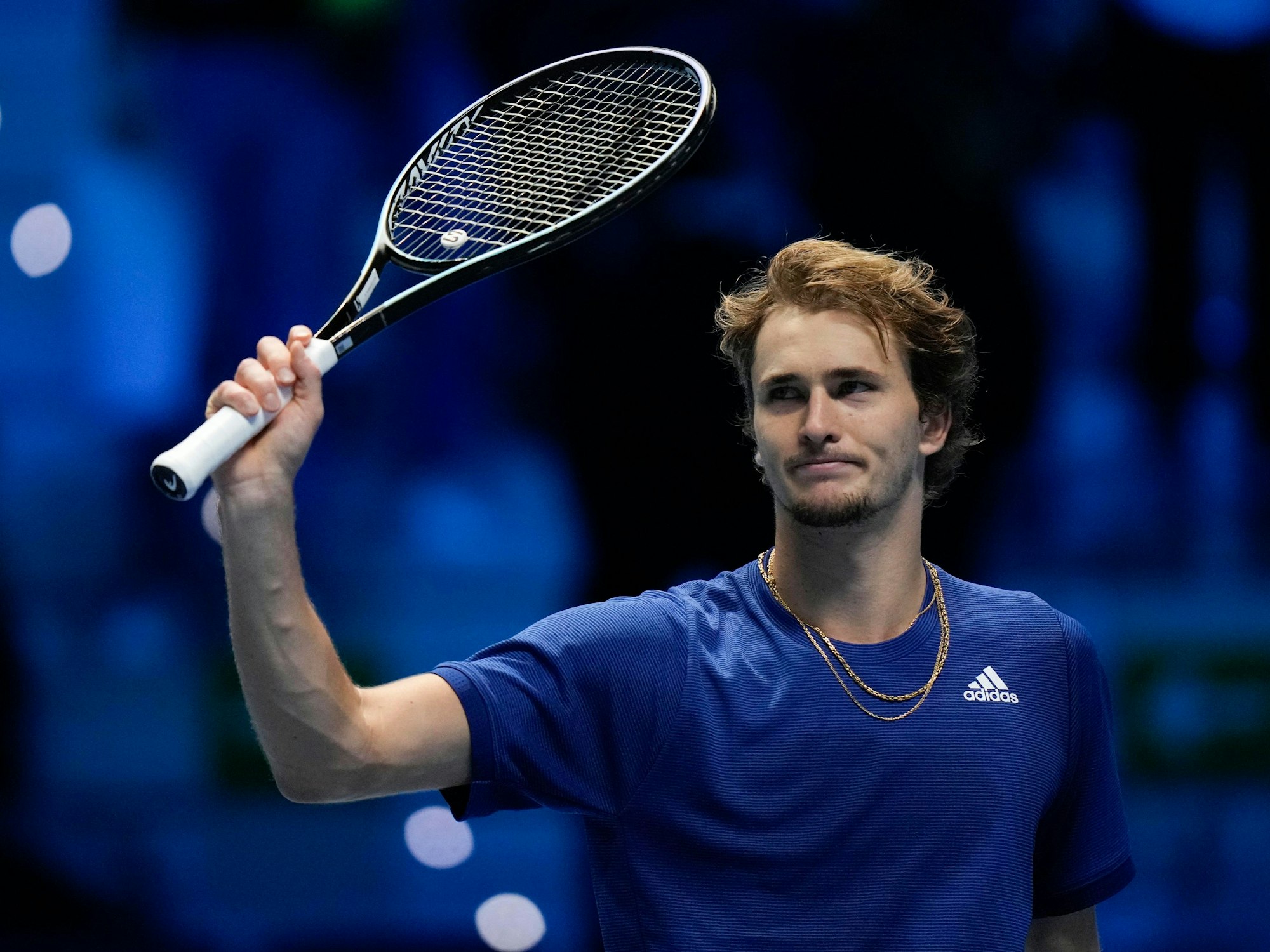 Alexander Zverev jubelt nach seinem Sieg.