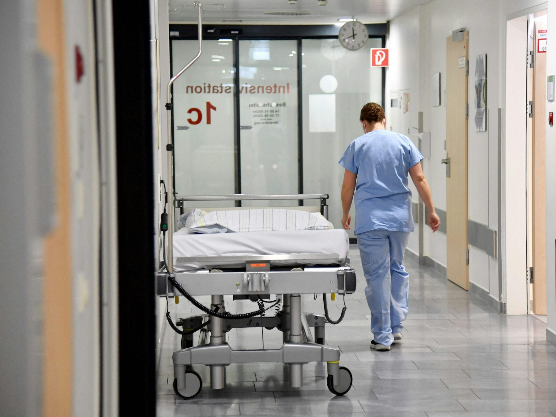 Die Lage in den Intensivstationen in Österreich (hier ein Foto vom 17.11.2021 in Salzburg) ist bedrückend.