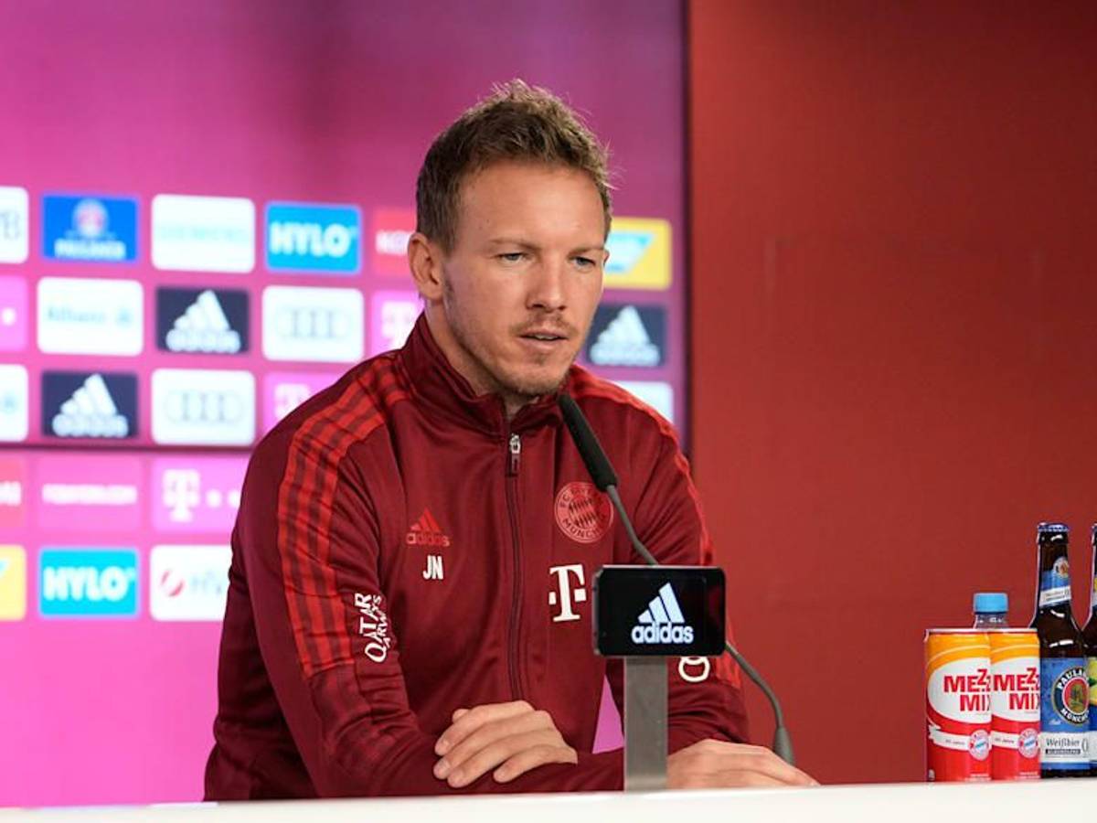 Julian Nagelsmann auf einer Presskonferenz des FC Bayern München vor dem Bundesligaspiel gegen den SC Freiburg.