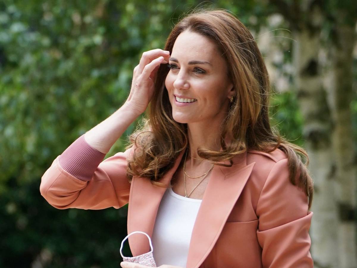 Kate, Herzogin von Cambridge, trifft zu ihrem Besuch im National History Museum ein.