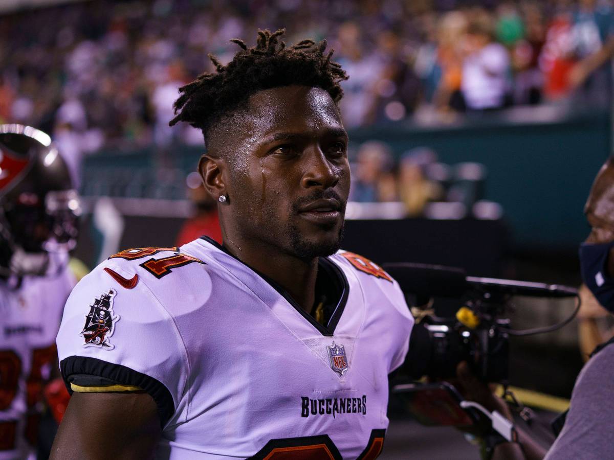 NFL-Star Antonio Brown vor dem Spiel der Tampa Bay Buccaneers bei den Philadelphia Eagles