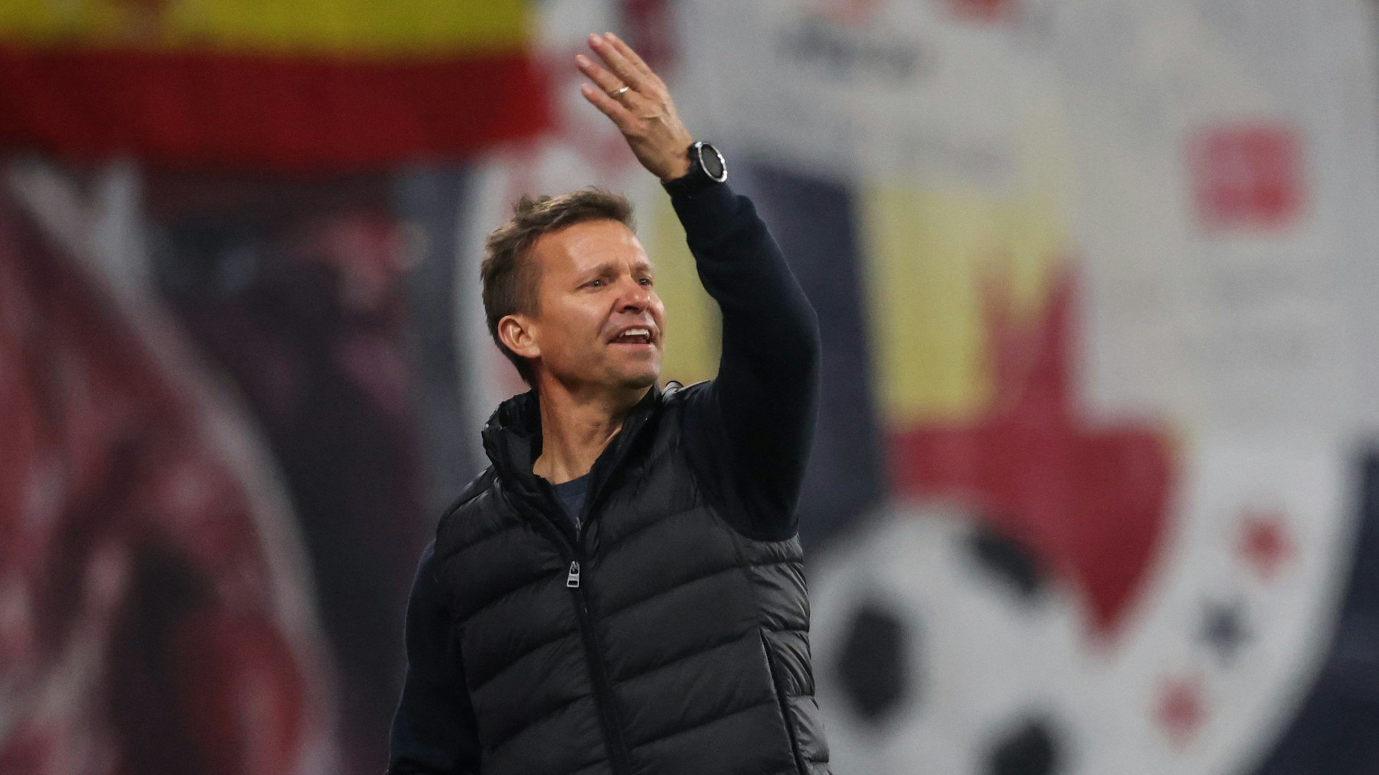 Jesse Marsch gestikuliert an der Seitenlinie