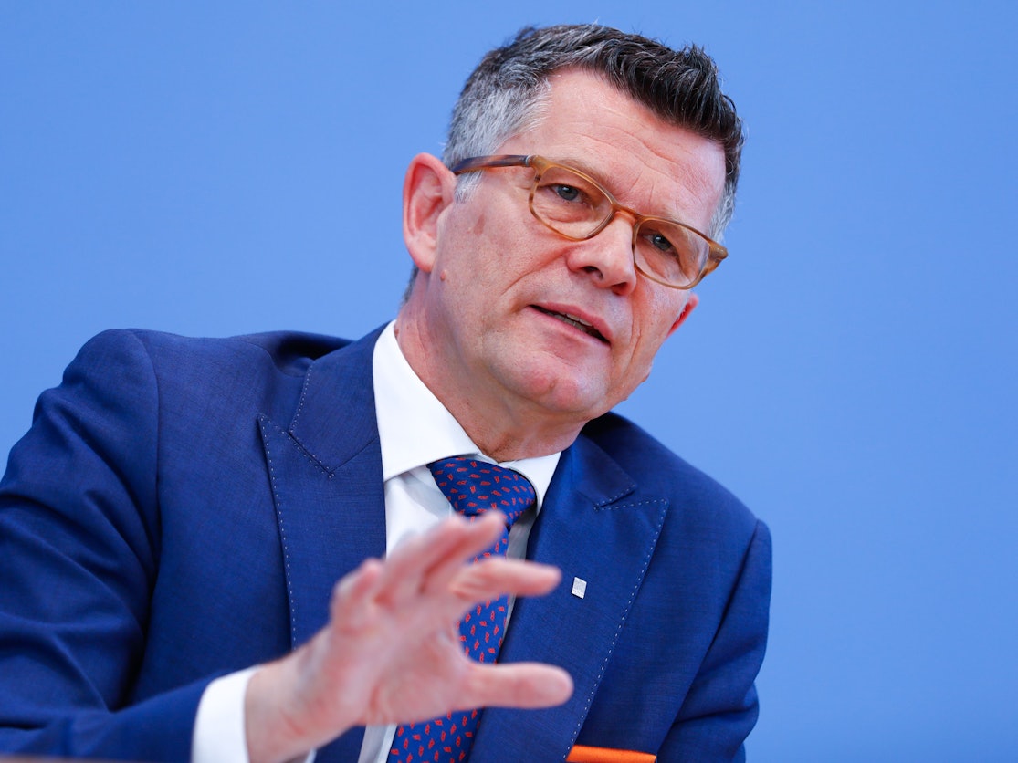 Peter Dabrock, Vorsitzender des Deutschen Ethikrates und Vorsitzender der Friedrich-Alexander-Universität Erlangen-Nürnberg, nimmt an einer Pressekonferenz über die Coronavirus-Krankheit (COVID-19) teil.