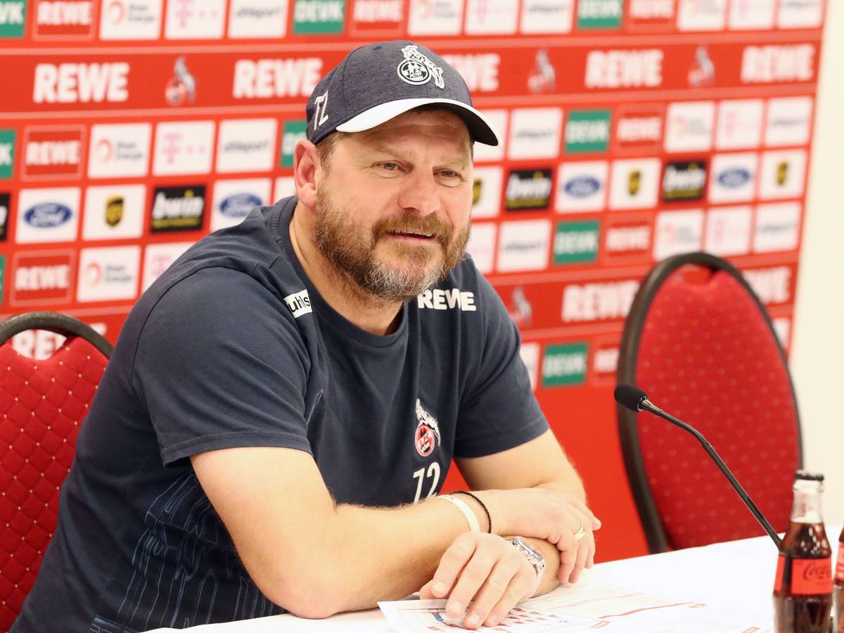Steffen Baumgart am 05. November 2021 auf der Pressekonferenz vor dem Spiel gegen Union Berlin.