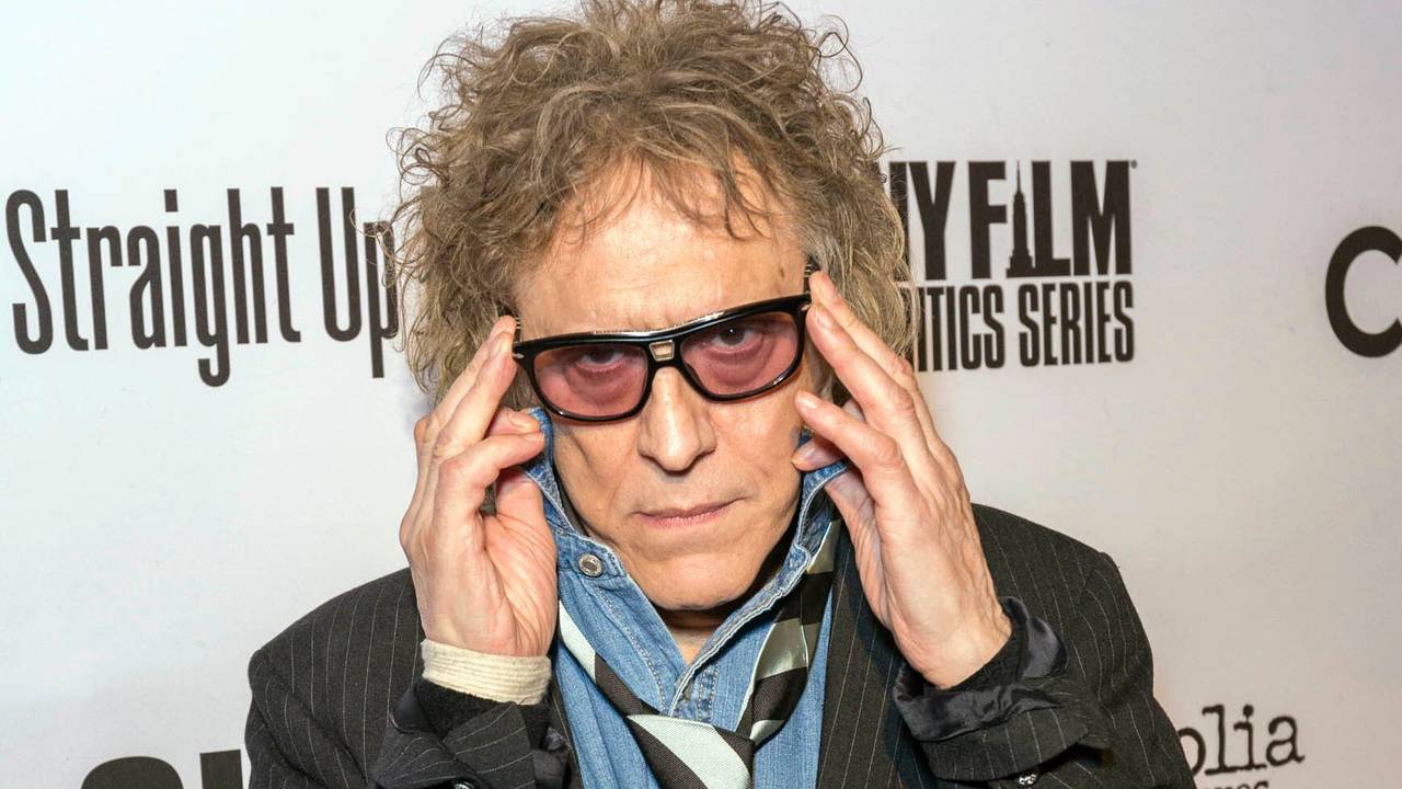 Der britische Fotograf Mick Rock kommt am 05. April 2017 zur Premiere des Films „SHOT! The Psycho-Spiritual Mantra of Rock“ in Los Angeles (USA)