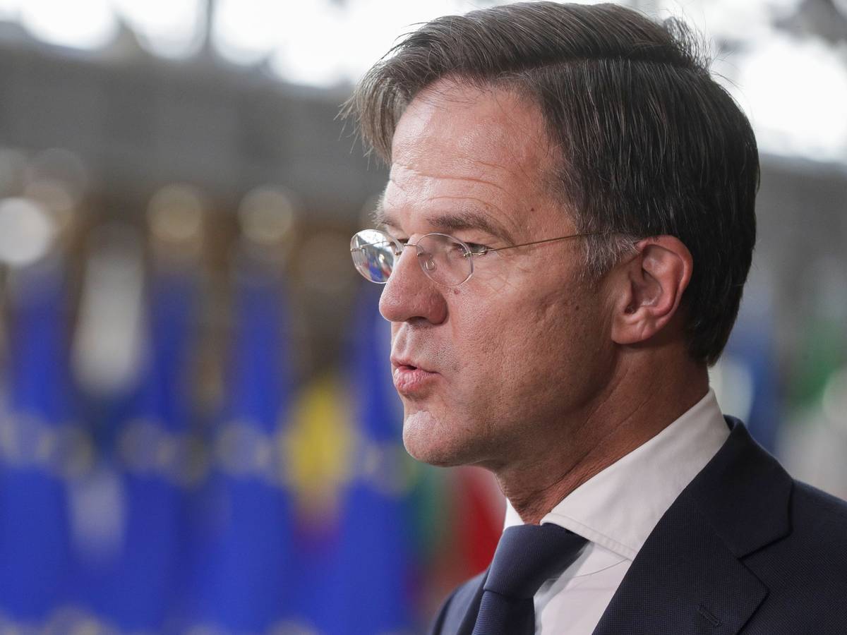 Mark Rutte, Minsterpräsidentder Niederlande, trifft zu einem Gipfel der EU-Staats- und Regierungschefs ein. Auf der Tagesordnung für den Gipfel der EU-Staats- und Regierungschefs stehen Diskussionen über die zuletzt stark gestiegenen Energiepreise in der EU, den digitalen Wandel und die Entwicklung der Corona-Pandemie. Zudem soll es u.a. eine Strategiedebatte über die Handelspolitik der EU und Gespräche über außenpolitische Themen geben. +++ dpa-Bildfunk +++