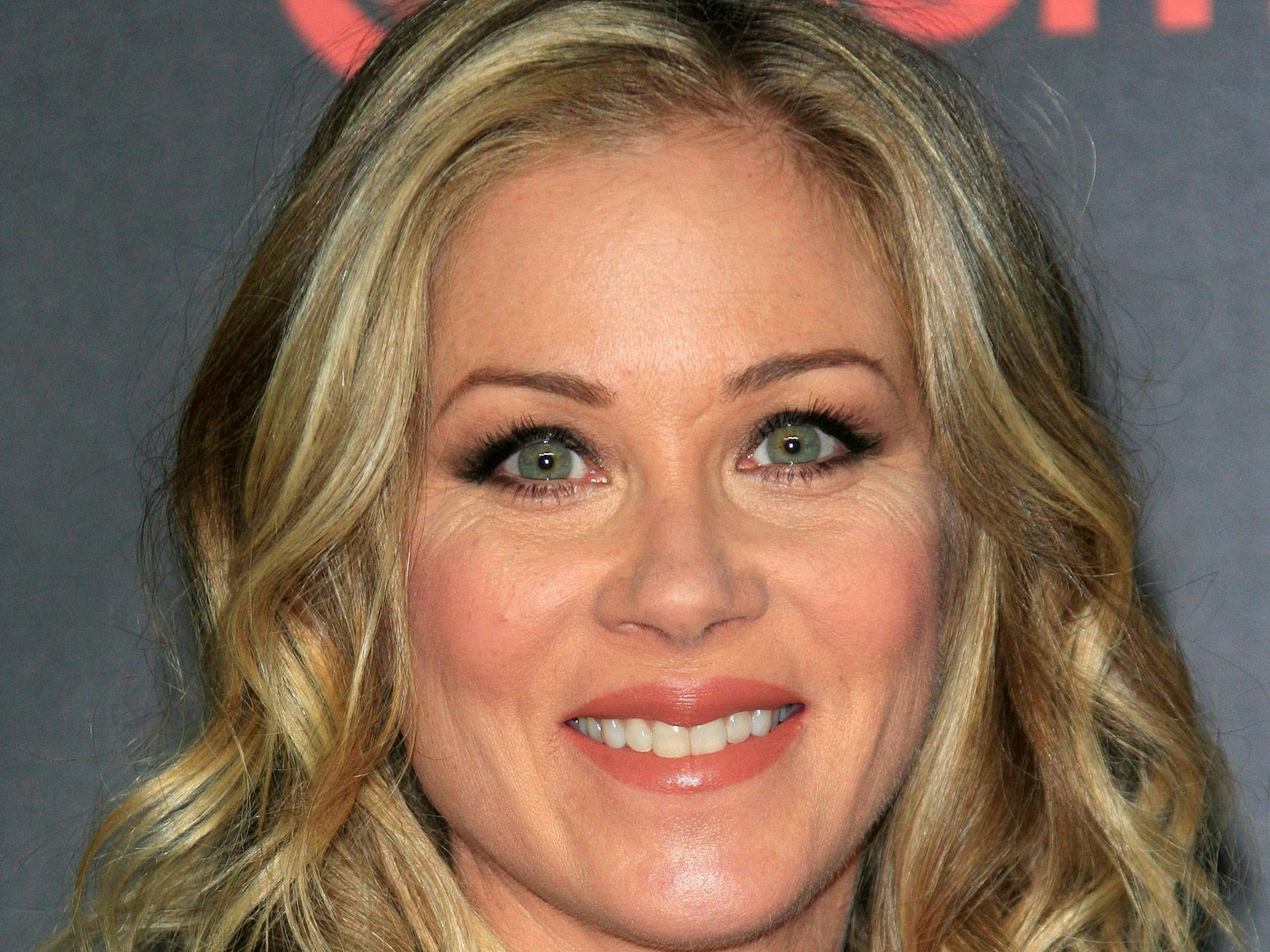 epa04715386 US actress Christina Applegate arrives at the Warner Bros. Pictures Exclusive Presentation Highlighting the Summer of 2015 and Beyond at The Colosseum at Caesars Palace during CinemaCon, the official convention of the National Association of Theatre Owners in Las Vegas, Nevada, USA, 21 April 2015. EPA/NINA PROMMER ++ +++ dpa-Bildfunk +++
