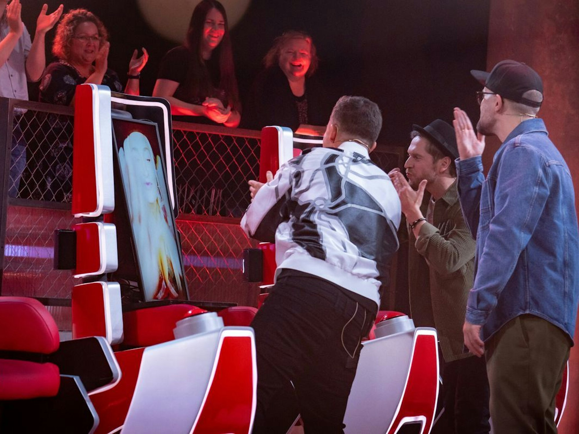 Küsschen für Sarah Connor: Wegen einer Corona-Infektion war sie nur über Video zugeschaltet.