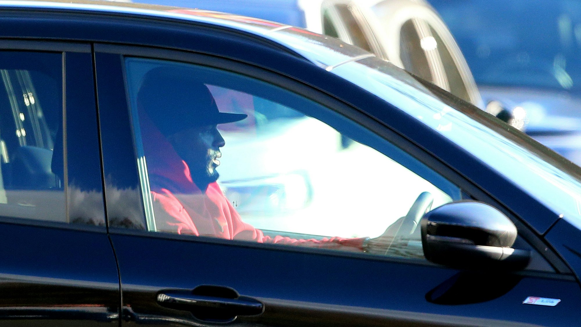 Anthony Modeste sitzt am Steuer seines Autos