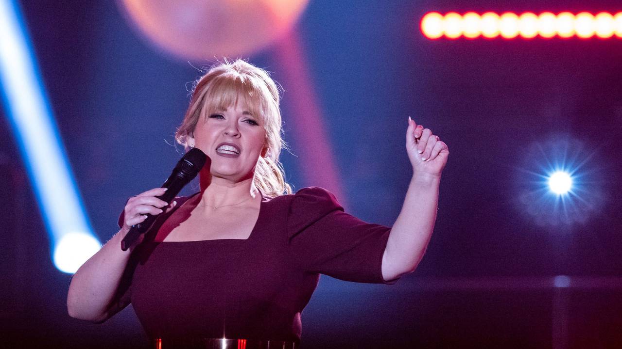 Maite Kelly steht am 17. November 2021 während einer TV-Aufzeichnung der „Silvester Show mit Jörg Pilawa“ in Offenburg auf der Bühne.
