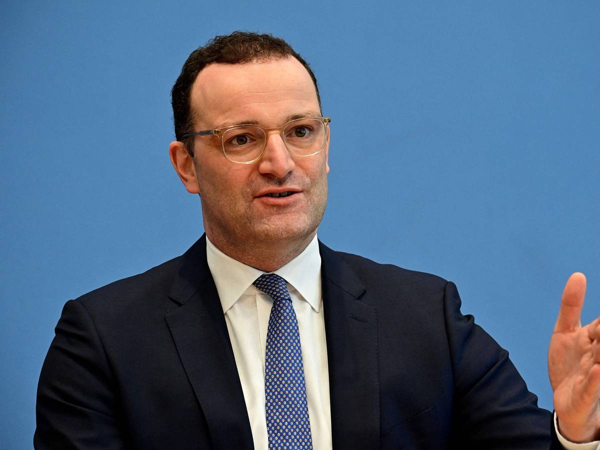 Jens Spahn (CDU) ist geschäftsführender Bundesgesundheitsminister: Er klärt am 22. November in einer Bundespressekonferenz über die Impfungen mit Biontech und Moderna auf.
