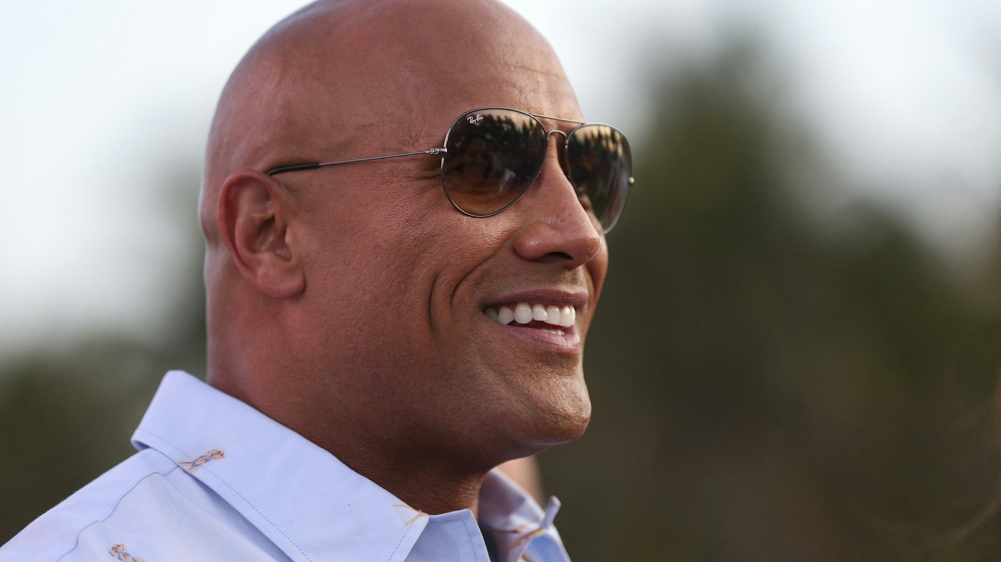 Dwayne The Rock Johnson kommt am 13. Mai 2017 in Miami Beach, Florida, USA, zur Beachparty der US-Premiere des Films „Baywatch“.