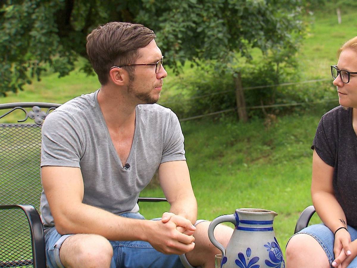 Bauer Nils muss seiner Hofdame Sabrina bei „Bauer sucht Frau“ eine Absage erteilen.