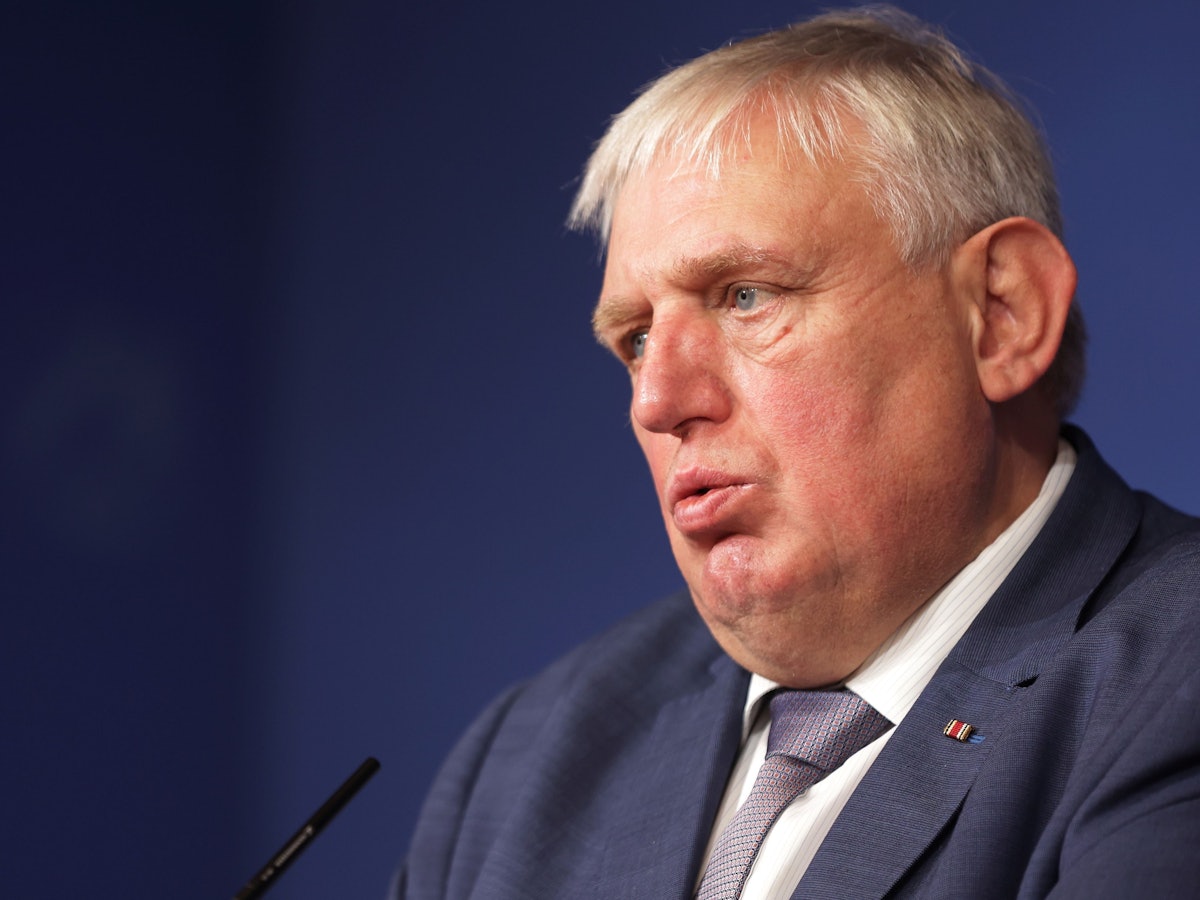 NRW-Gesundheitsminister Laumann (CDU) hat seine Meinung zur Impfpflicht geändert. Das gab er am 23. November 2021 auf einer Pressekonferenz bekannt.