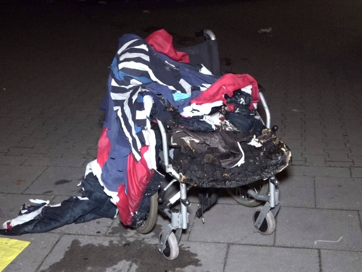 Ein Rollstuhl ist am 22. November in Essen durch Feuer schwer beschädigt worden.