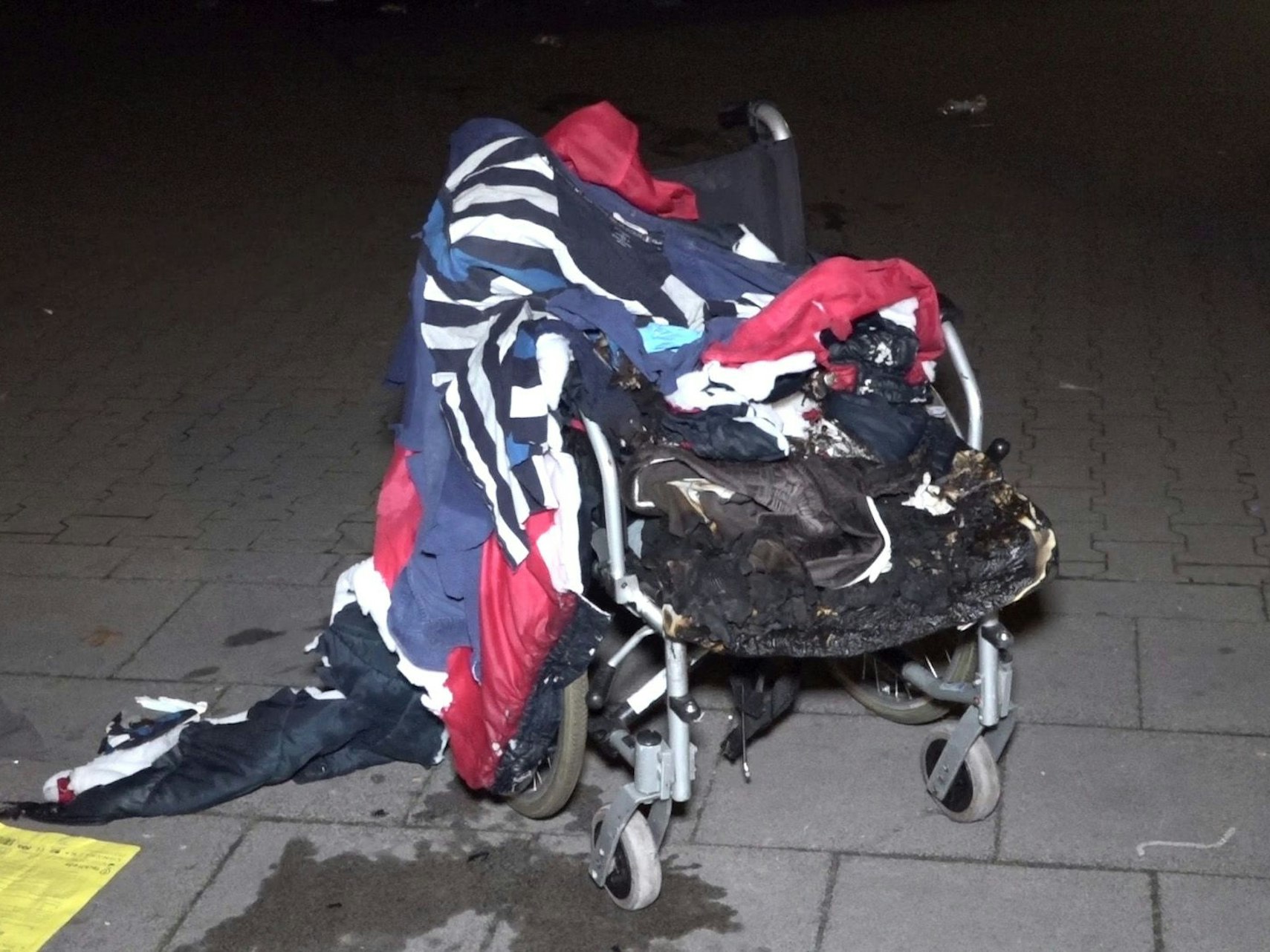 Ein Rollstuhl ist am 22. November in Essen durch Feuer schwer beschädigt worden.