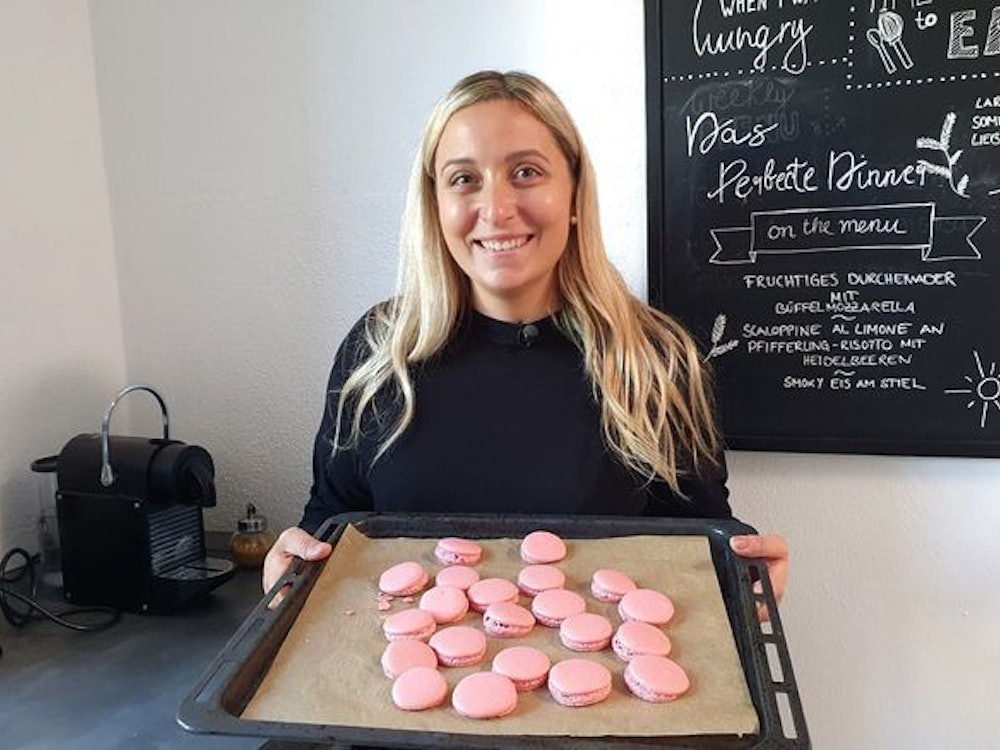 Das perfekte Dinner in München: Gastgeberin Lara war mächtig stolz auf ihre aufwendigen Macarons.