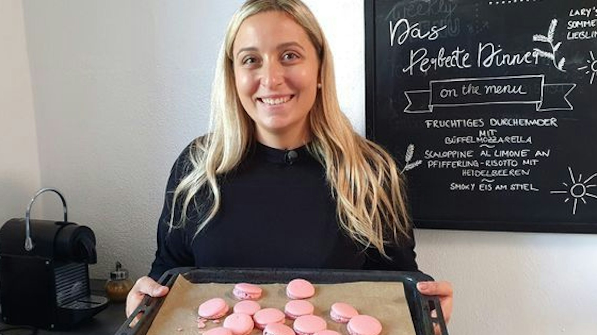 Das perfekte Dinner in München: Gastgeberin Lara war mächtig stolz auf ihre aufwendigen Macarons.