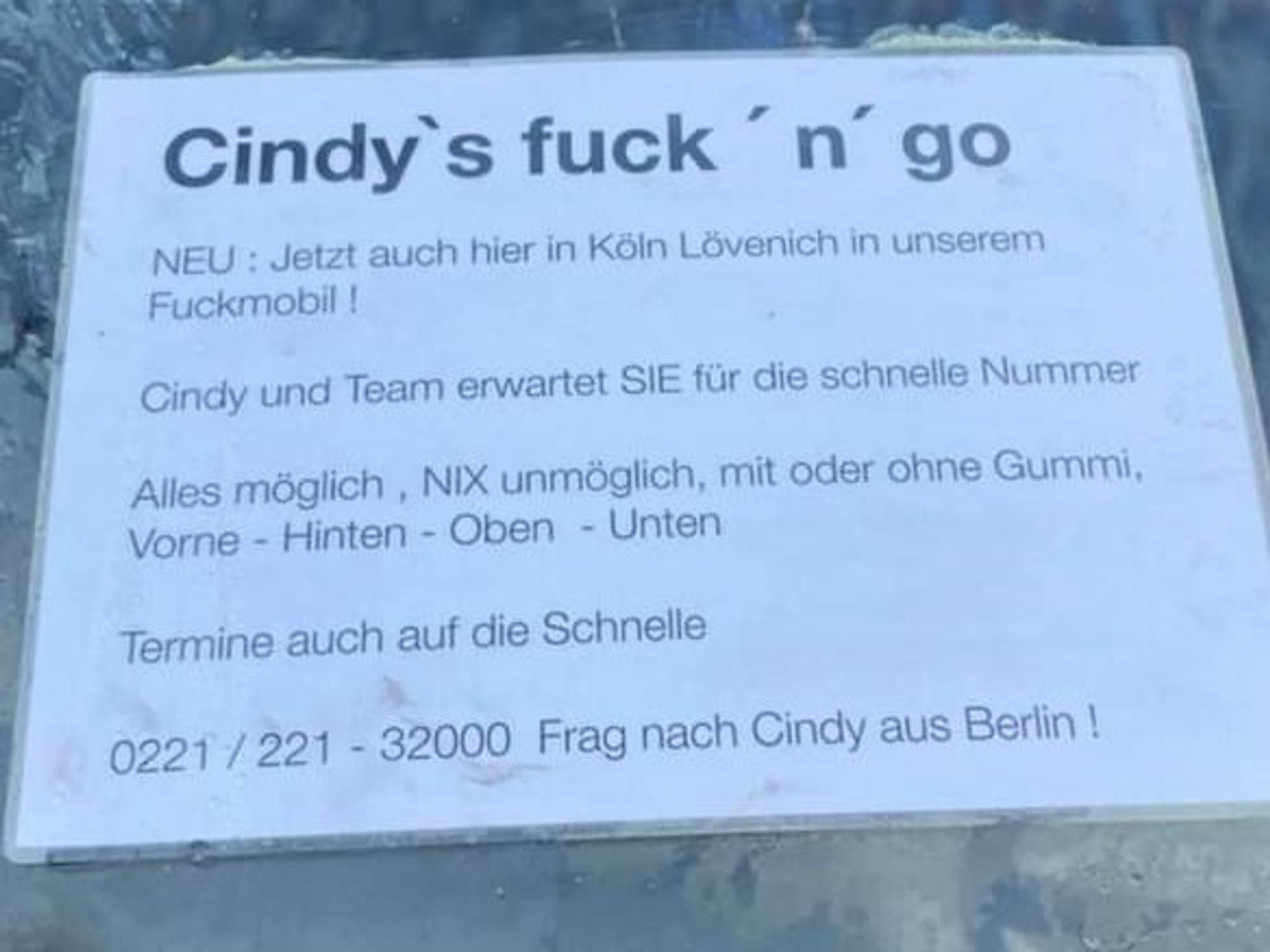 Dubioser Zettel an der Winschutzscheibe eines Mercedes sorgt in Lövenich für Schmunzler