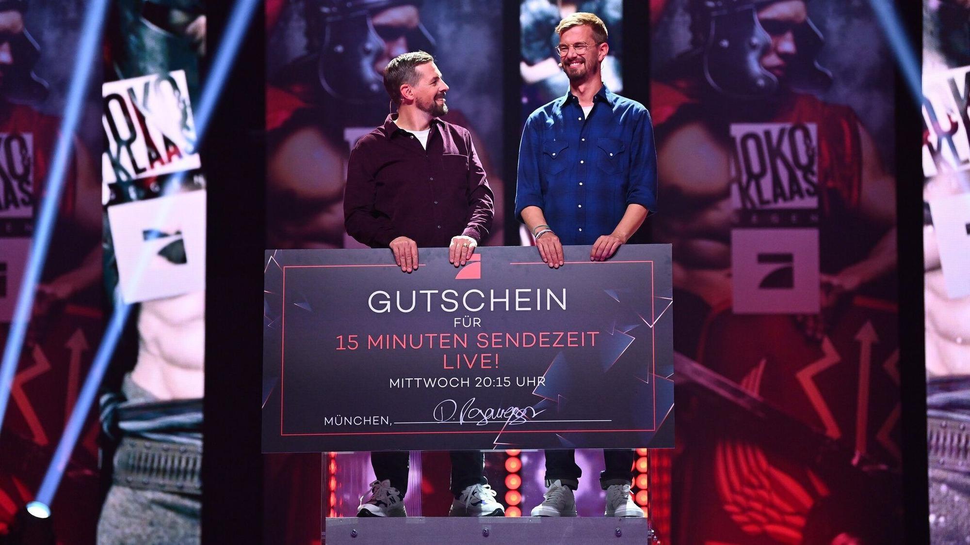 Joko Winterscheidt und Klaas Heufer-Umlauf am 23. November 2021 in der Show „Joko und Klaas gegen ProSieben“; Staffel: 2021-2; Folge: 1