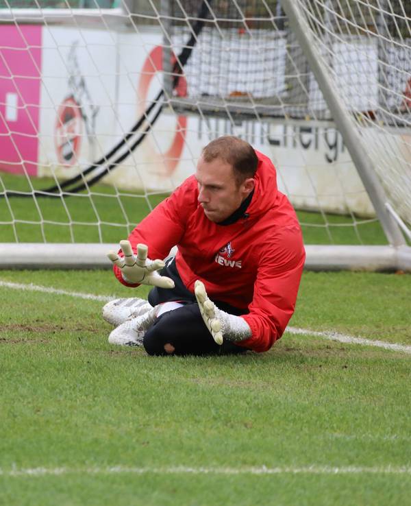 Marvin Schwäbe trainiert beim 1. FC Köln.