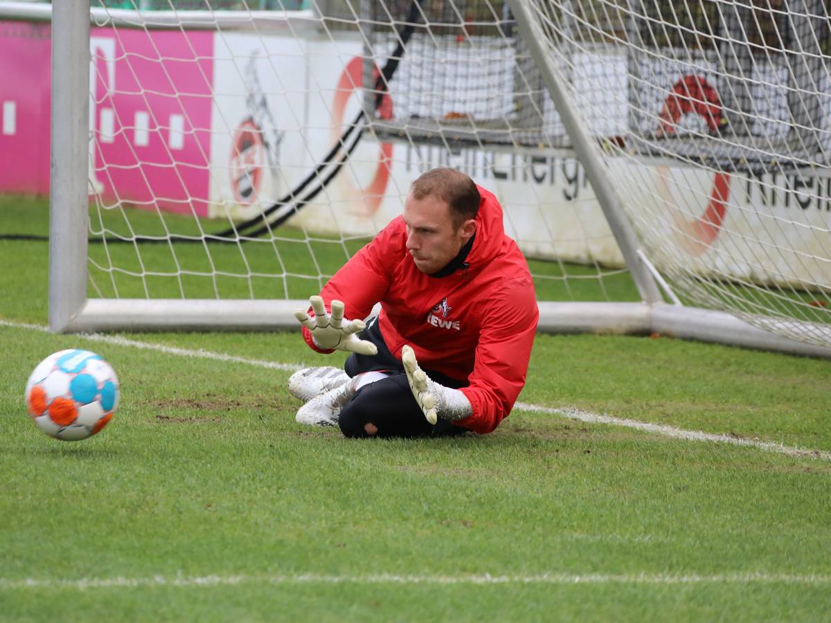 Marvin Schwäbe trainiert beim 1. FC Köln.