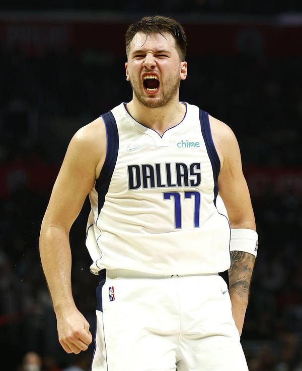 NBA-Star Luka Doncic jubelt beim 112:104-Sieg der Dallas Mavericks über die Los Angeles Clippers