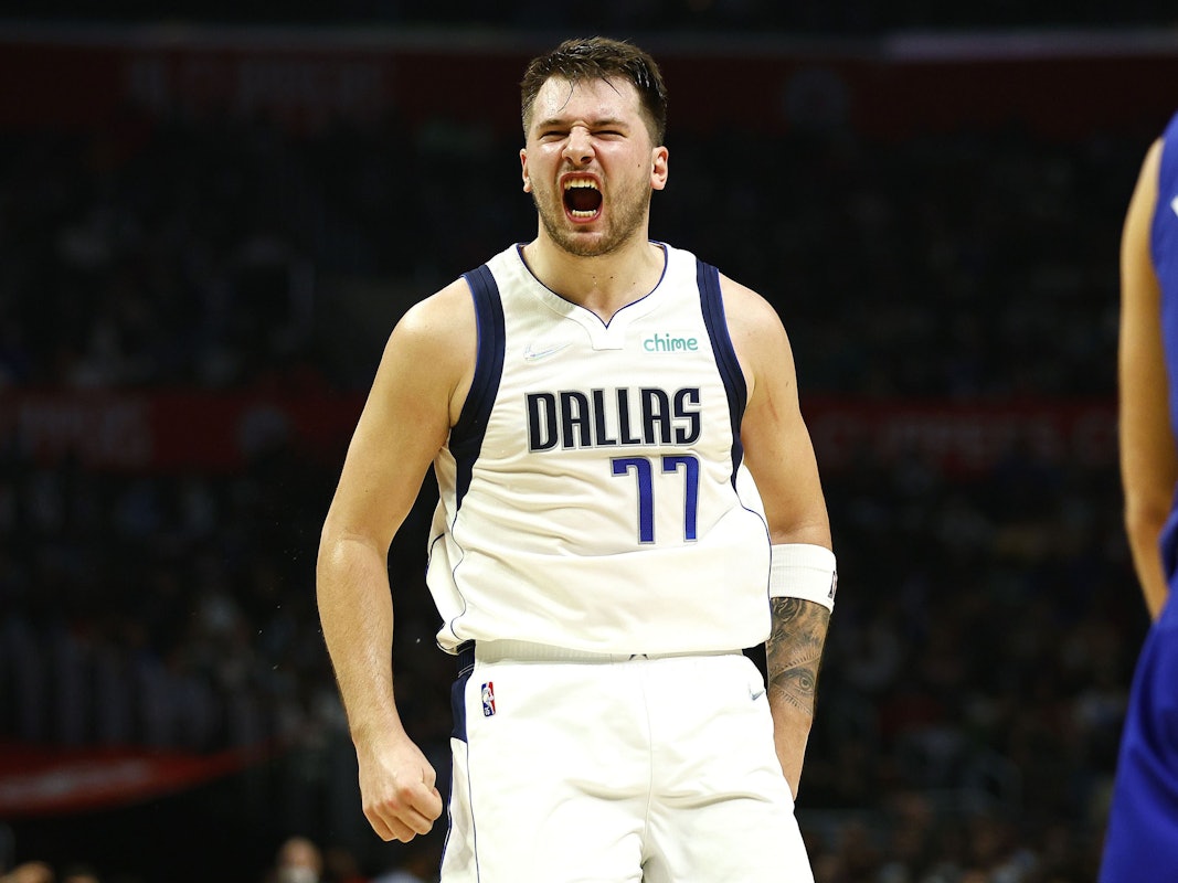 NBA-Star Luka Doncic jubelt beim 112:104-Sieg der Dallas Mavericks über die Los Angeles Clippers