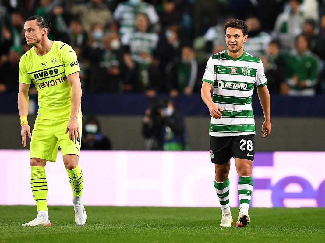 Pedro Goncalvez lacht, Dortmunds Nico Schulz schaut bedient.