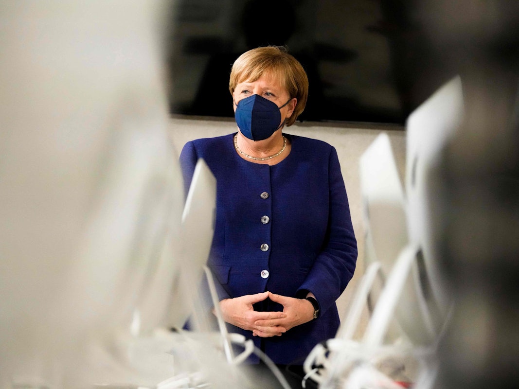Die geschäftsführende Kanzlerin Angela Merkel (CDU) besucht das TUMO-Bildungszentrum am 22. November in Berlin.